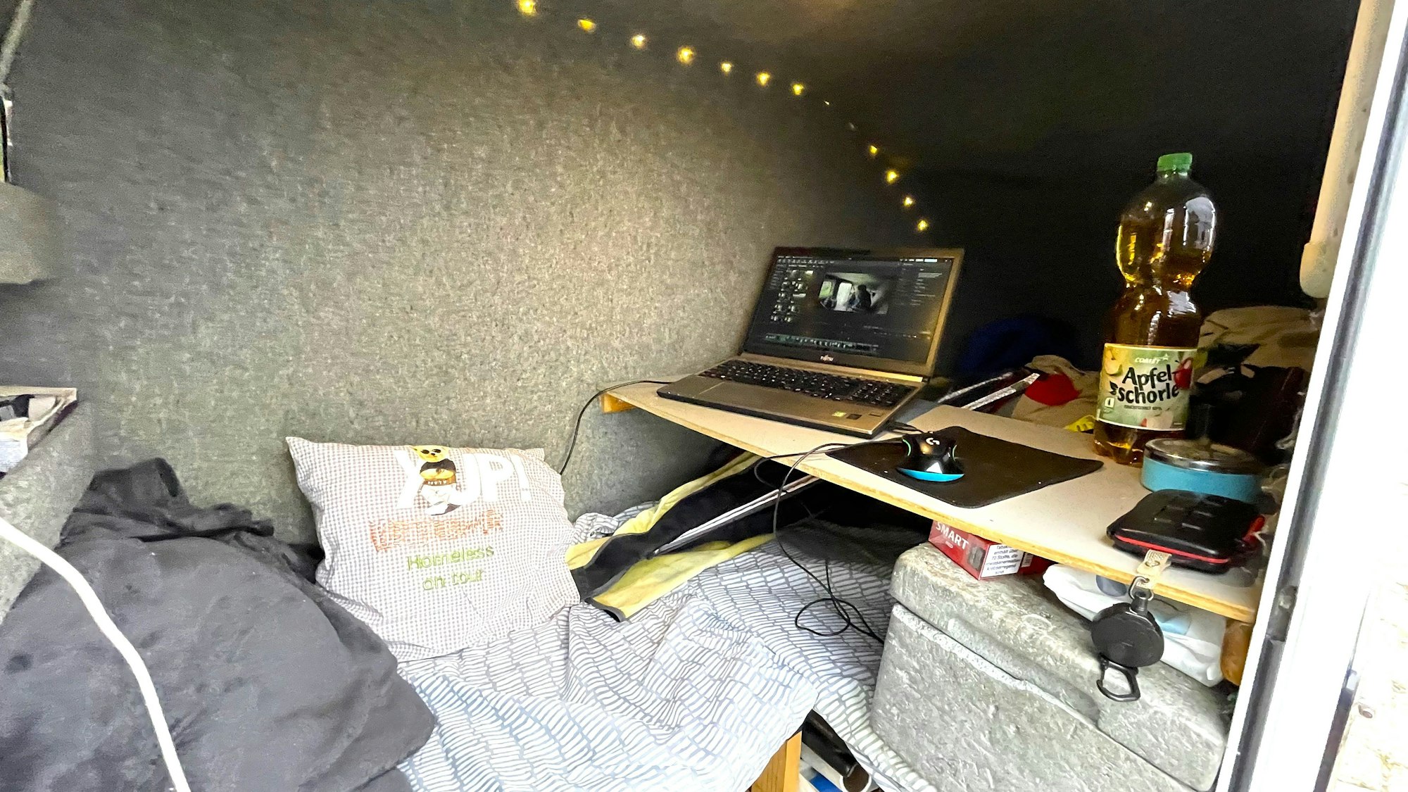 Die kleine Wohnung ist nach eigenen Aussagen komfortabel.