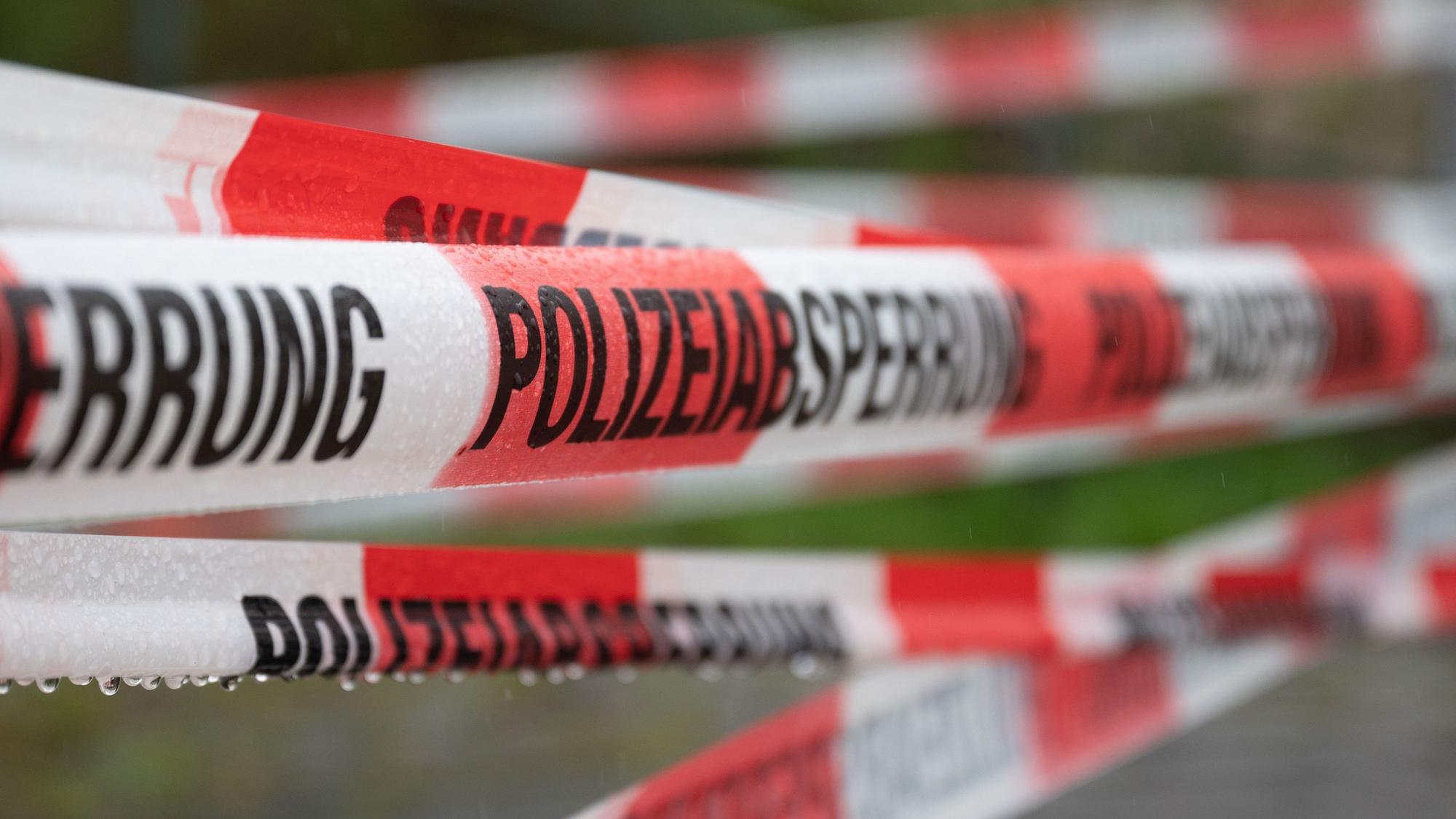 Nach einem Raubüberfall auf ein Sonnenstudio in Köln sucht die Polizei nach dem Täter.