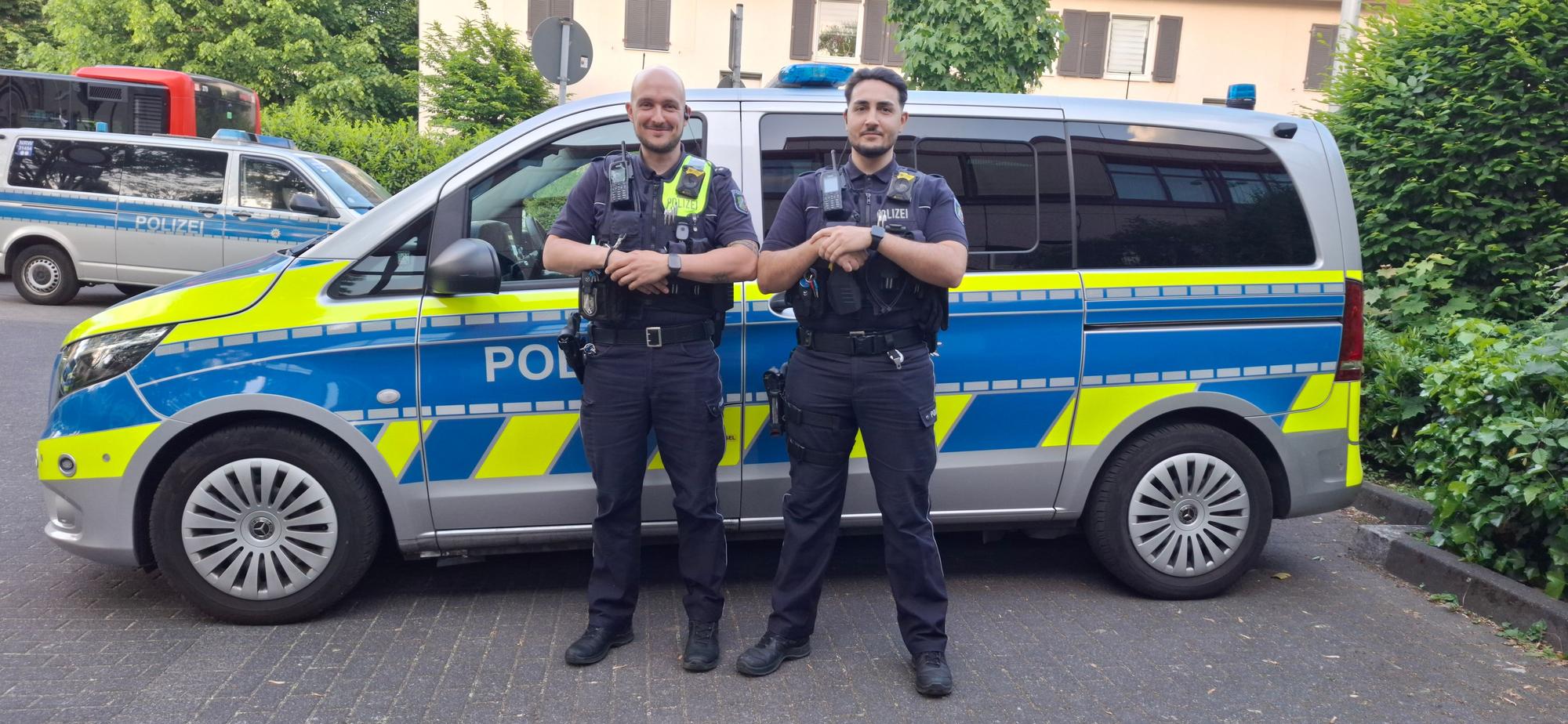 Die Polizisten haben in ihren Schichten mit verschiedenen Einsatzlagen zu tun.