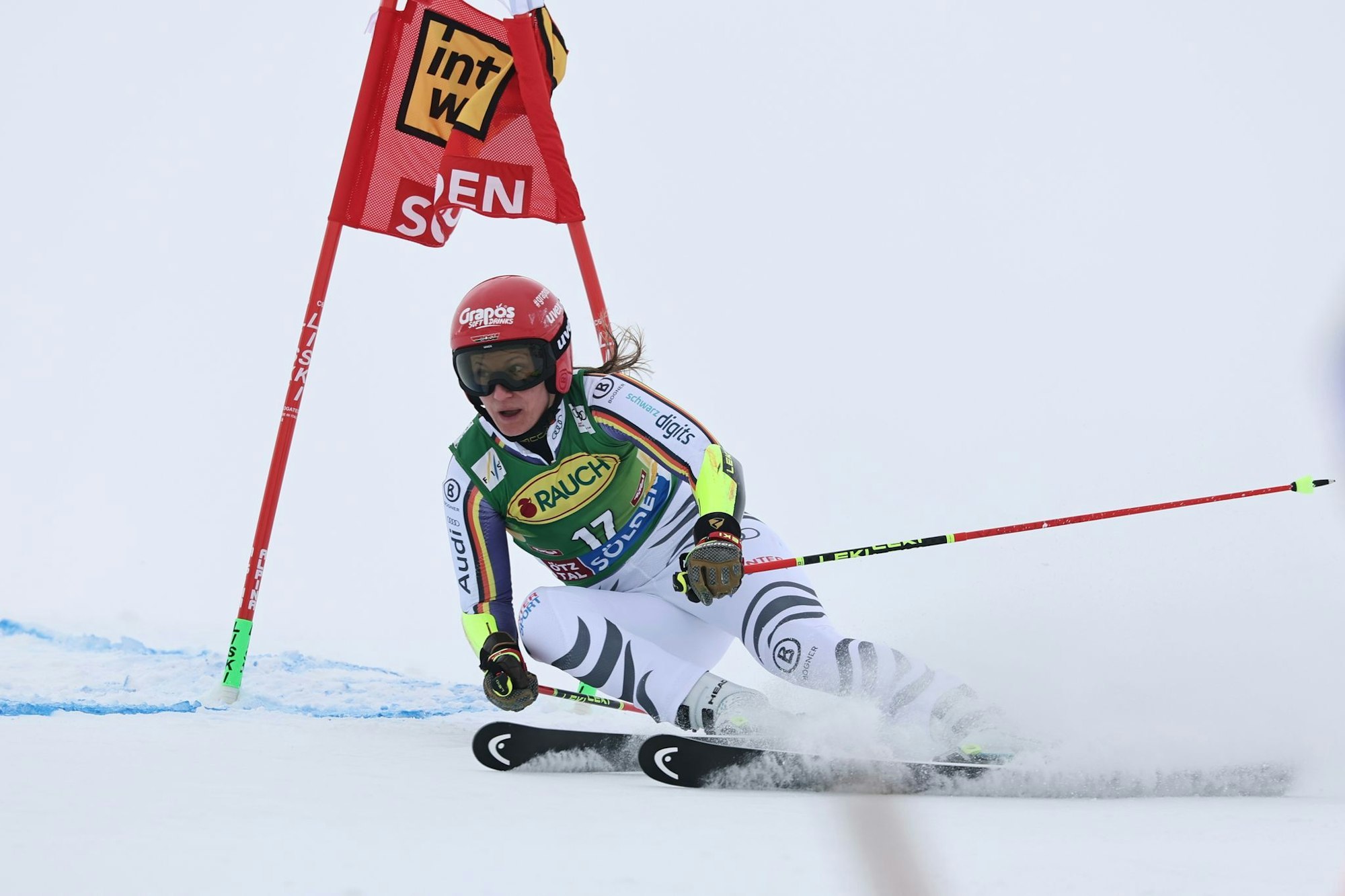 Beste Deutsche beim Alpin-Auftakt in Sölden: Lena Dürr.