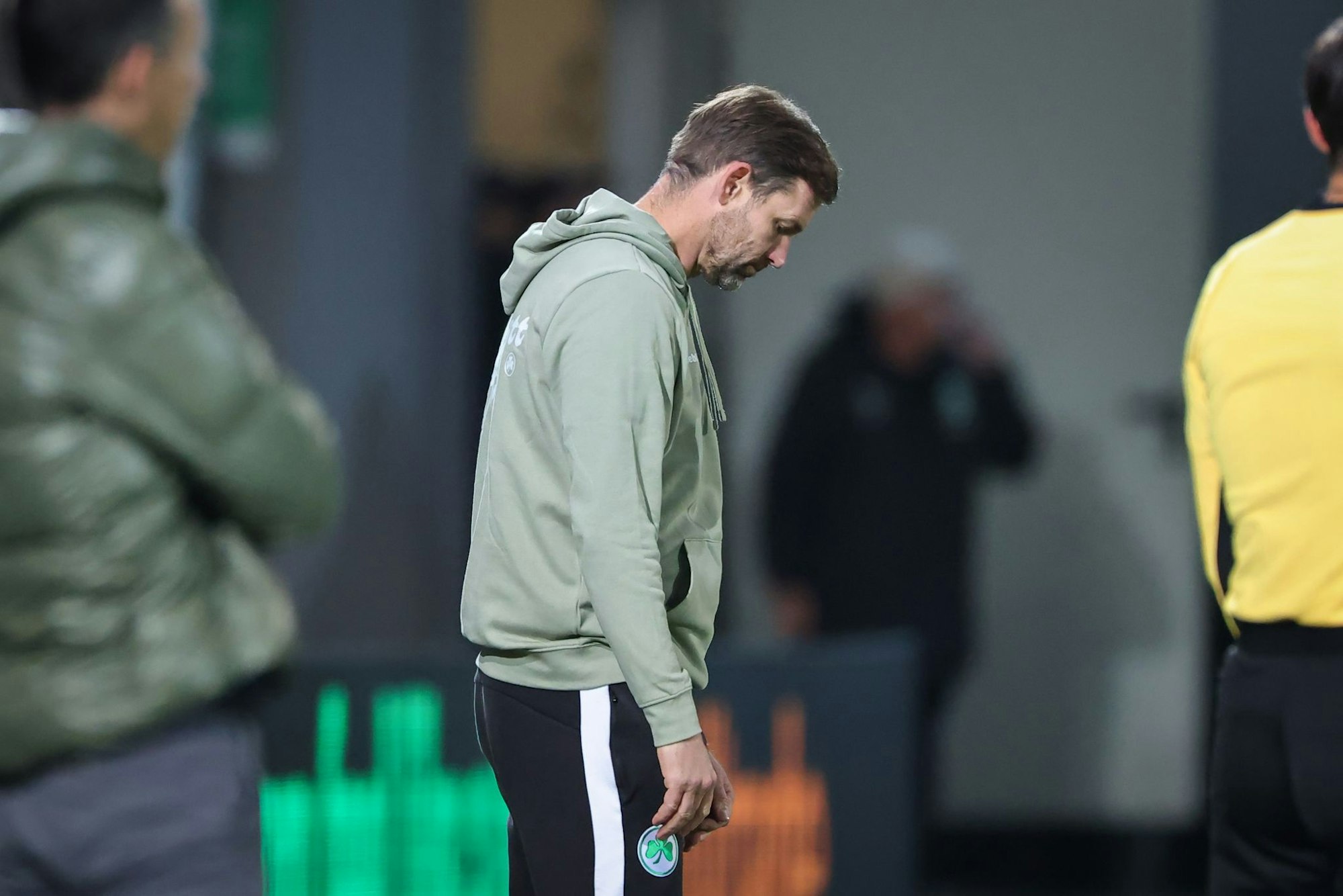 Der Druck auf Fürths Trainer Thomas Kleine wächst.