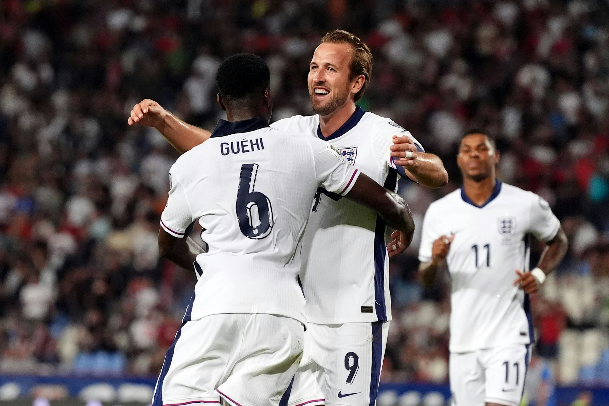 England-Nationalspieler Marc Guehi und Harry Kane: Spielen die beiden bald auch bei den Bayern zusammen?