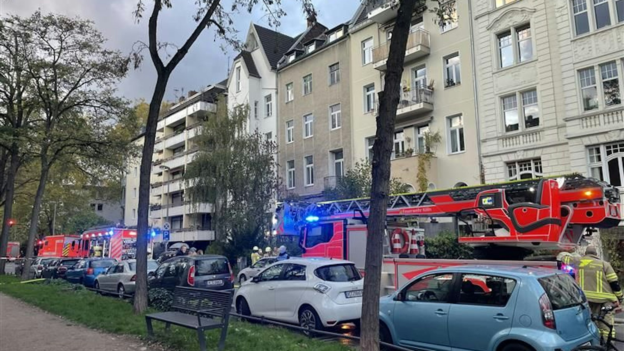 Das Foto zeigt einen Brand in der Südstadt. Foto: Detlef Schmalenberg