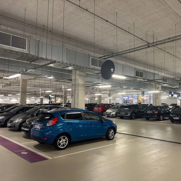 Im Huma sind die ersten zwei Stunden im Parkhaus kostenlos.