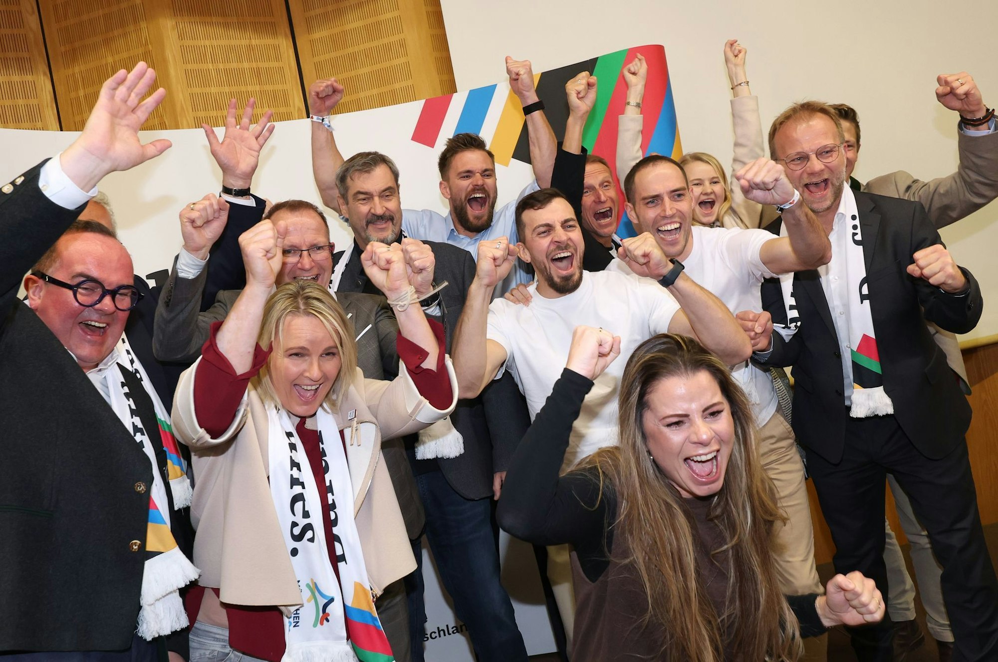 Die Befürworter bejubeln das Ja der Münchner Bürger für eine Olympia-Bewerbung.