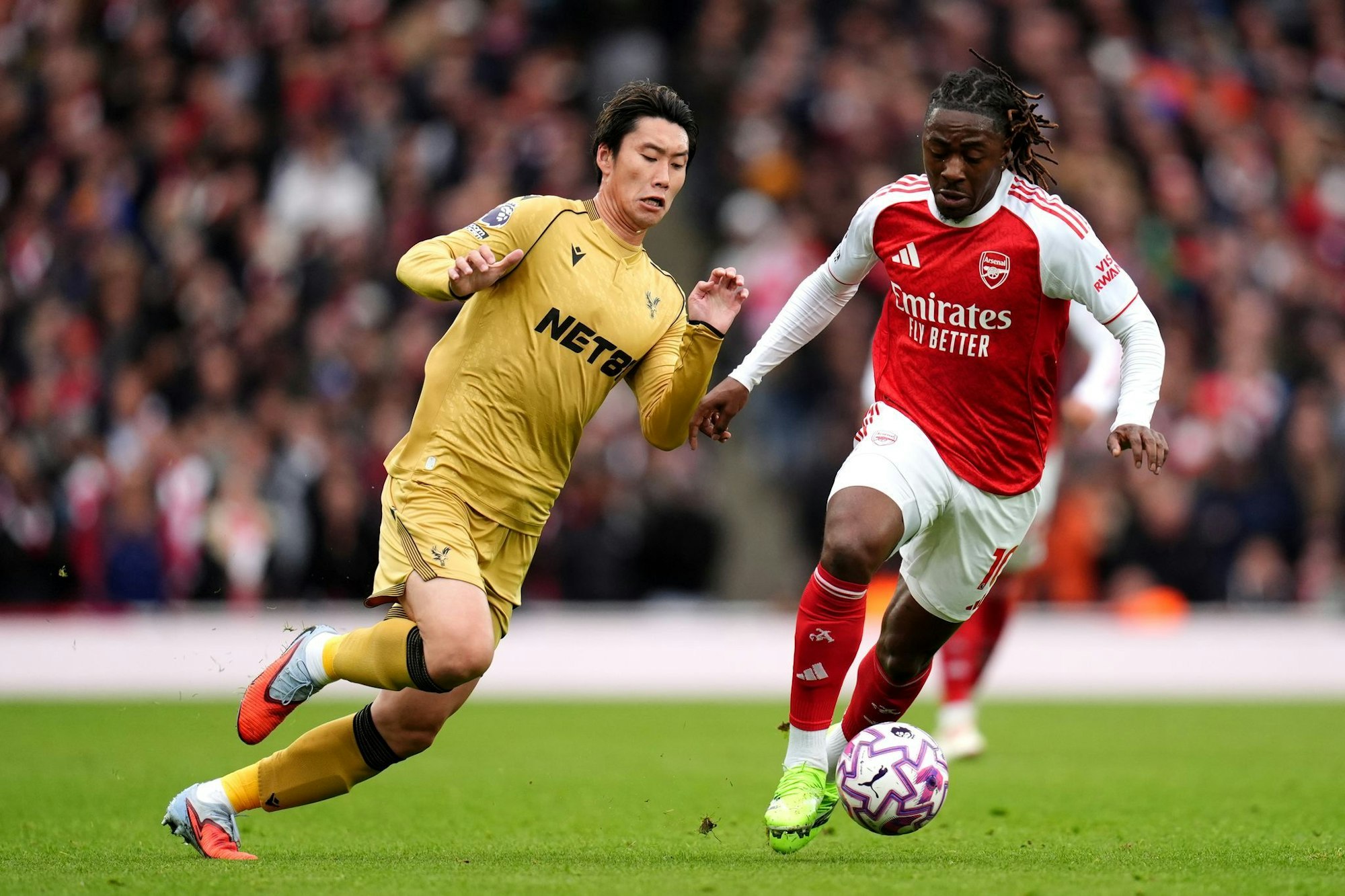 Der frühere Crystal-Palace-Profi Eberechi Eze (r.) erzielte das Siegtor für Arsenal.