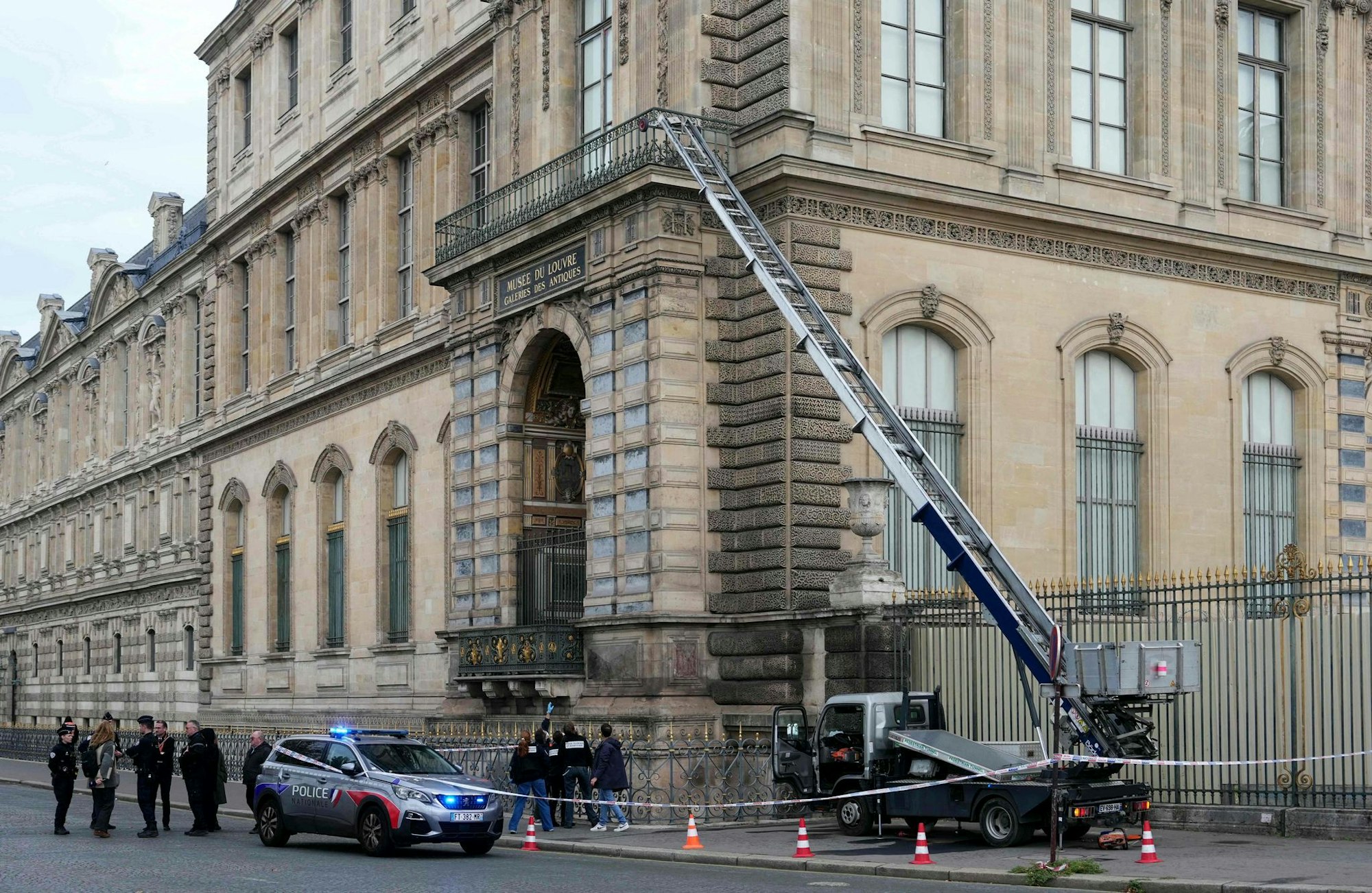 Mit einem Möbelaufzug gelangen die Täter in das Museum. (Archivbild)