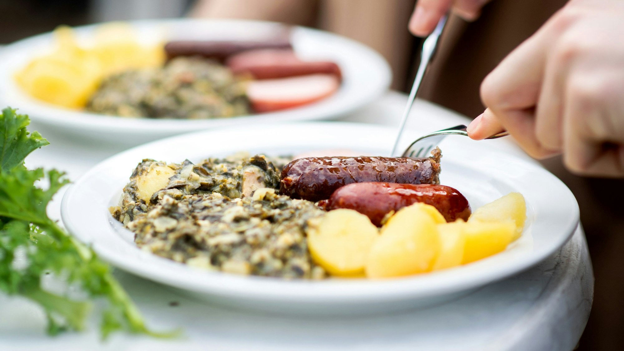 Grünkohl mit Mettwurst