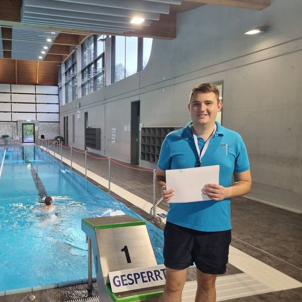 Aktion im Wiembachtal: Bei Sebastian Frohn konnten junge Schwimmerinnen und Schwimmer ein offizielles Schwimmabzeichen ablegen