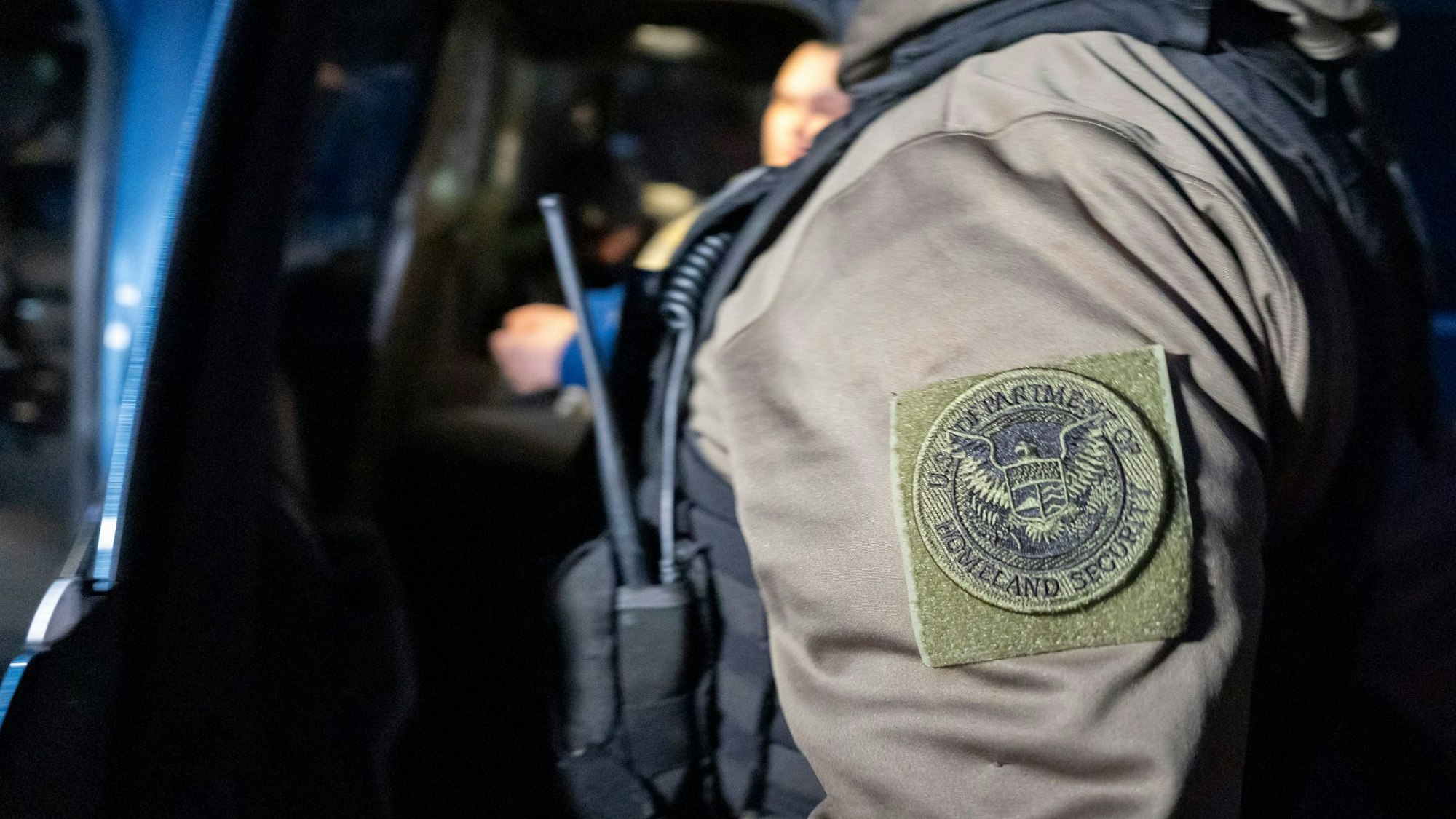 Die US-Heimatschutzbehörde hat einen britischen Kommentator festgenommen