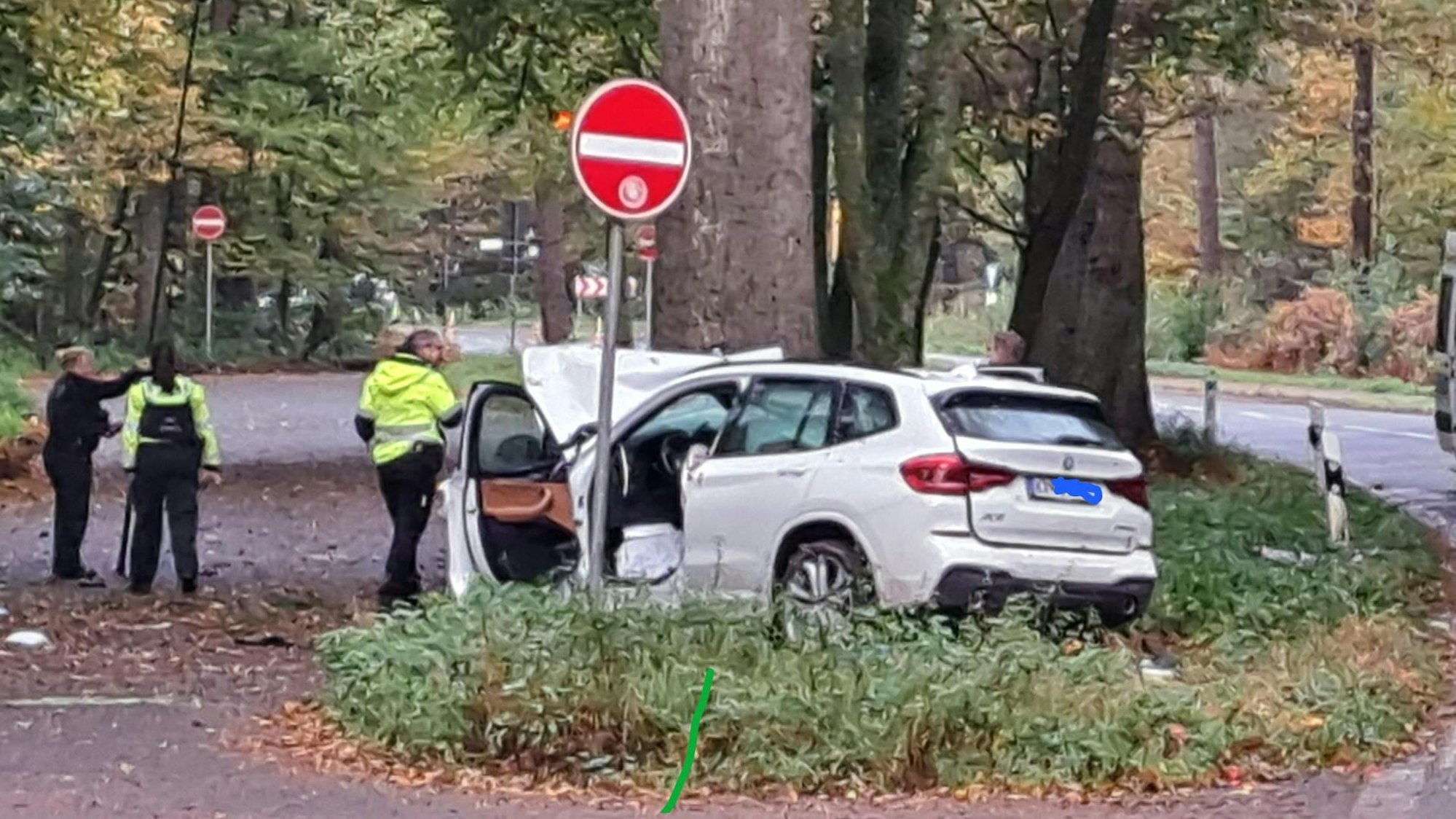 Die Polizei war am Unfallort und sicherte Spuren.