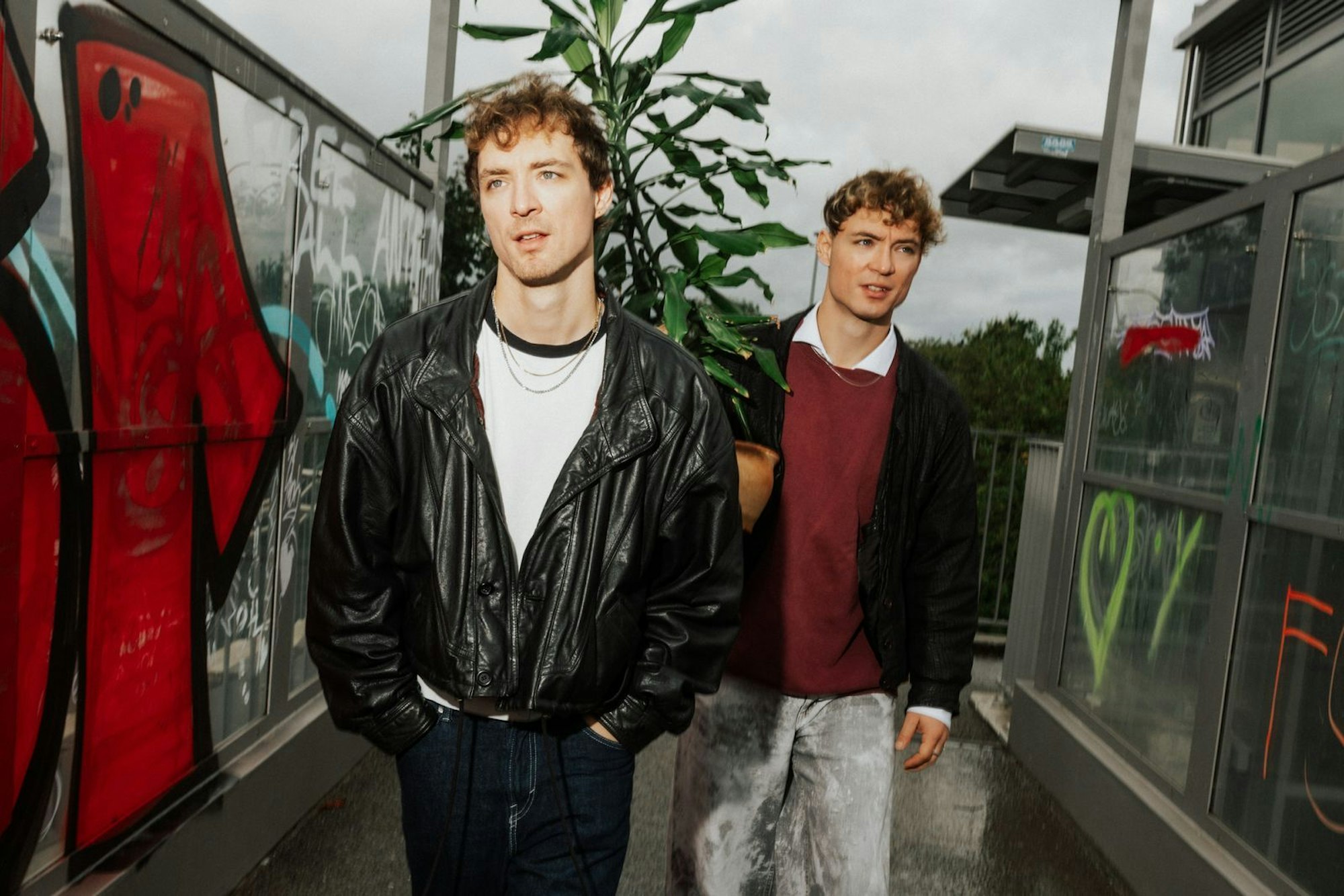 Heiko und Roman Lochmann ließen sich für die Doku über mehrere Jahre mit der Kamera begleiten. Natürlich auch ins heimische Darmstadt. (Bild: ZDF/ Eric Joel)