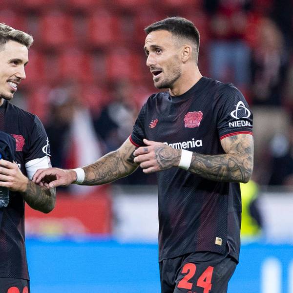 Bundesliga: Bayer 04 Leverkusen - Eintracht Frankfurt, 12.09.2025 Aleix Garcia Bayer 04 Leverkusen, 24, Alejandro Grimaldo Bayer 04 Leverkusen, 20. Bundesliga, Bayer 04 Leverkusen - Eintracht Frankfurt, 3. Spieltag, am 12.09.2025, BayArena, Leverkusen DFL regulations prohibit any use of photographs as image sequences and/or quasi-video *** Bundesliga Bayer 04 Leverkusen Eintracht Frankfurt, 12 09 2025 Aleix Garcia Bayer 04 Leverkusen, 24 , Alejandro Grimaldo Bayer 04 Leverkusen, 20 Bundesliga, Bayer 04 Leverkusen Eintracht Frankfurt, 3 Spieltag, am 12 09 2025, BayArena, Leverkusen DFL regulations prohibit any use of photographs as image sequences and or quasi video Copyright: xBEAUTIFULxSPORTS/Meuselx