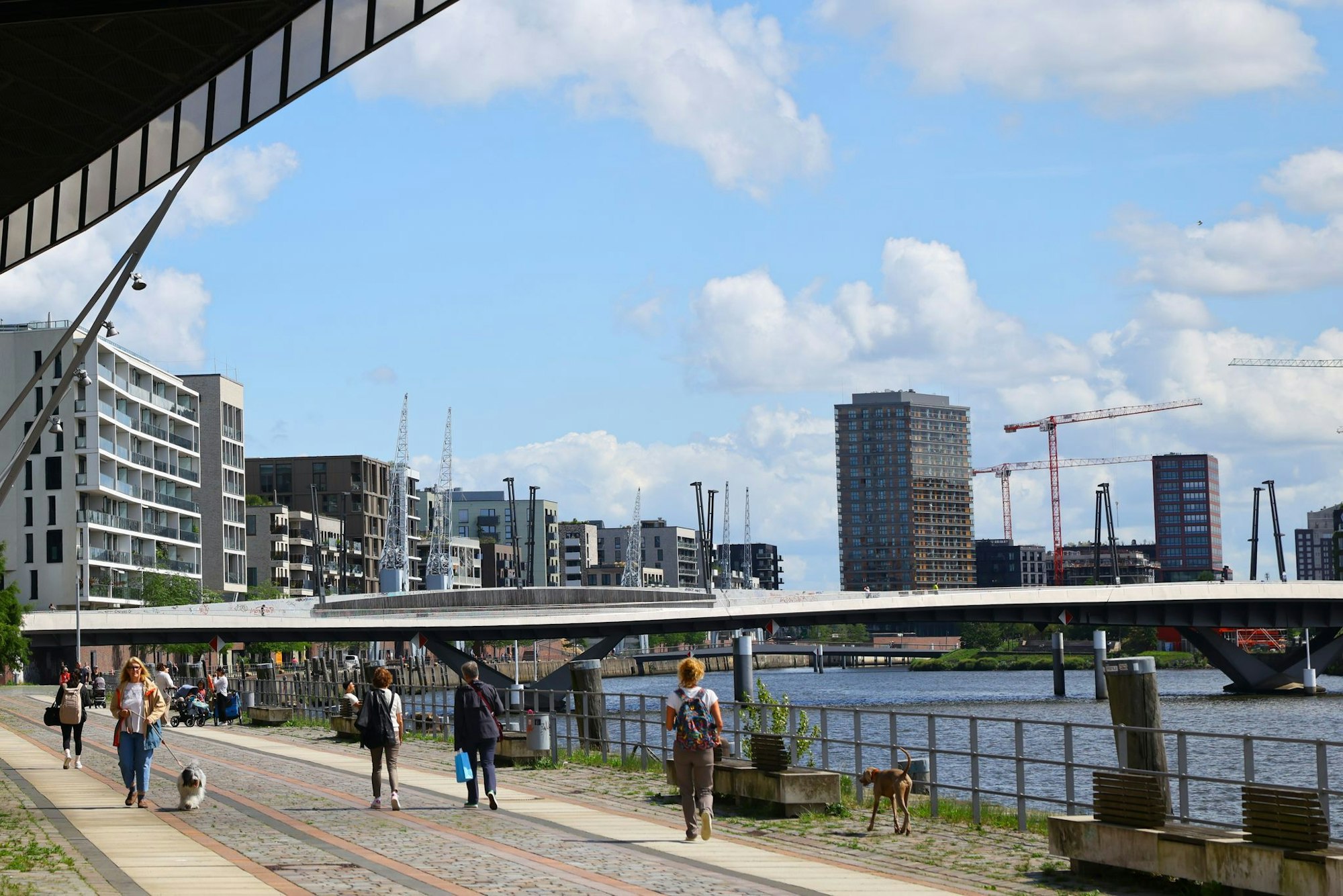 Laut einer Umfrage sind Menschen in Hamburg am zufriedensten. (Symbolbild)