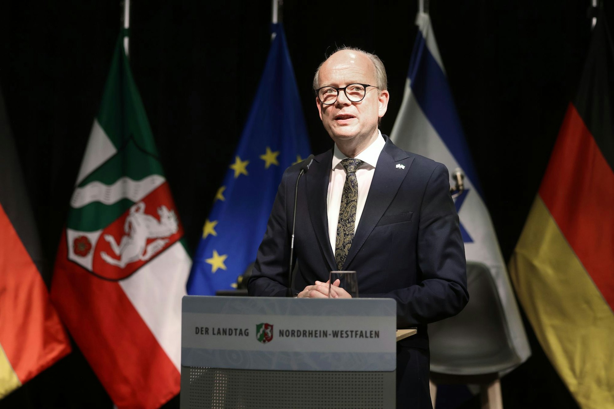 Landtagspräsident André Kuper (CDU) spricht während einer Feierstunde anlässlich des 60. Jubiläums der deutsch-israelischen Beziehungen. (Archivfoto)