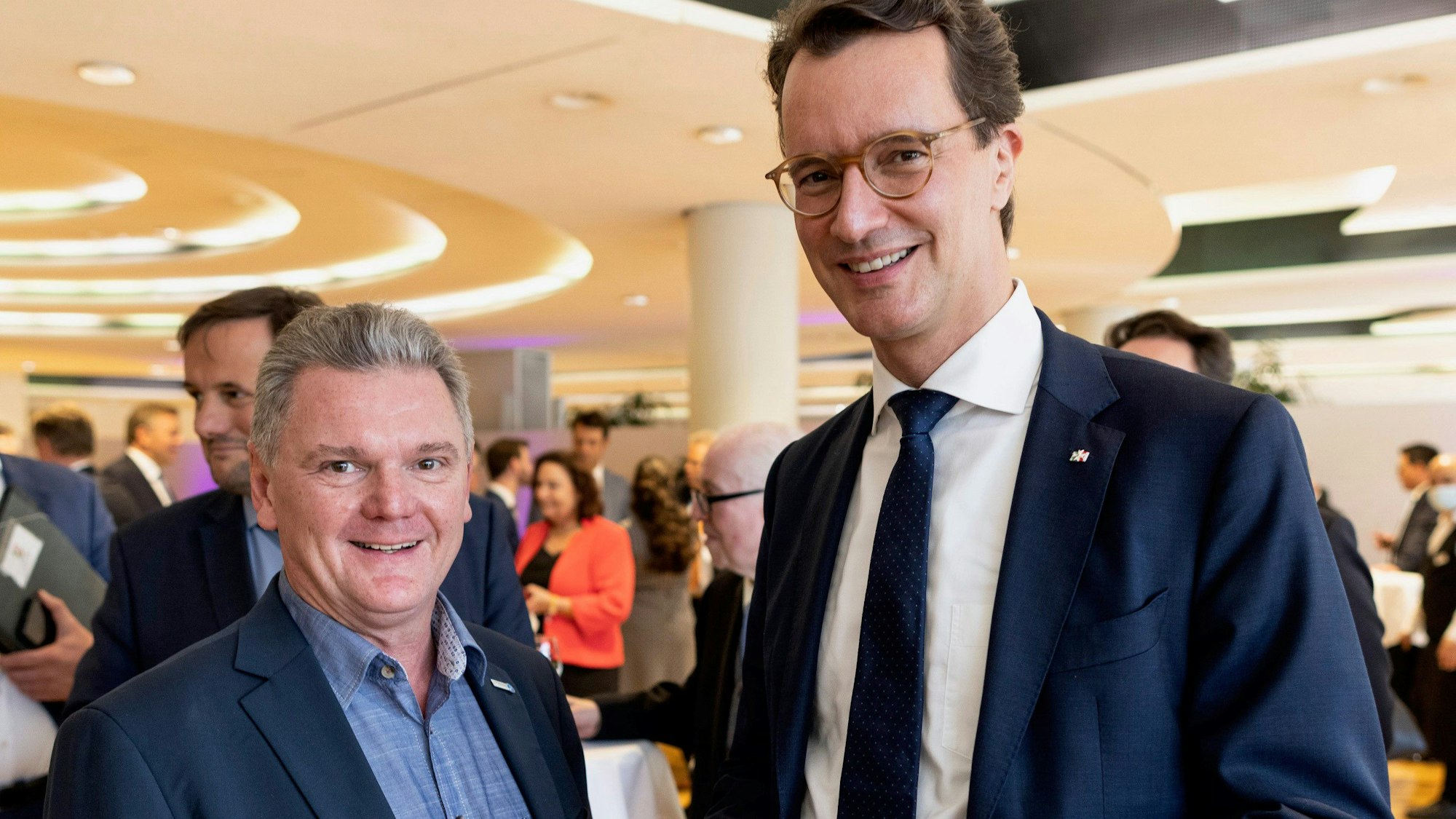 LSB-Chef Stefan Klett (links) mit NRW-Ministerpräsident Hendrik Wüst.