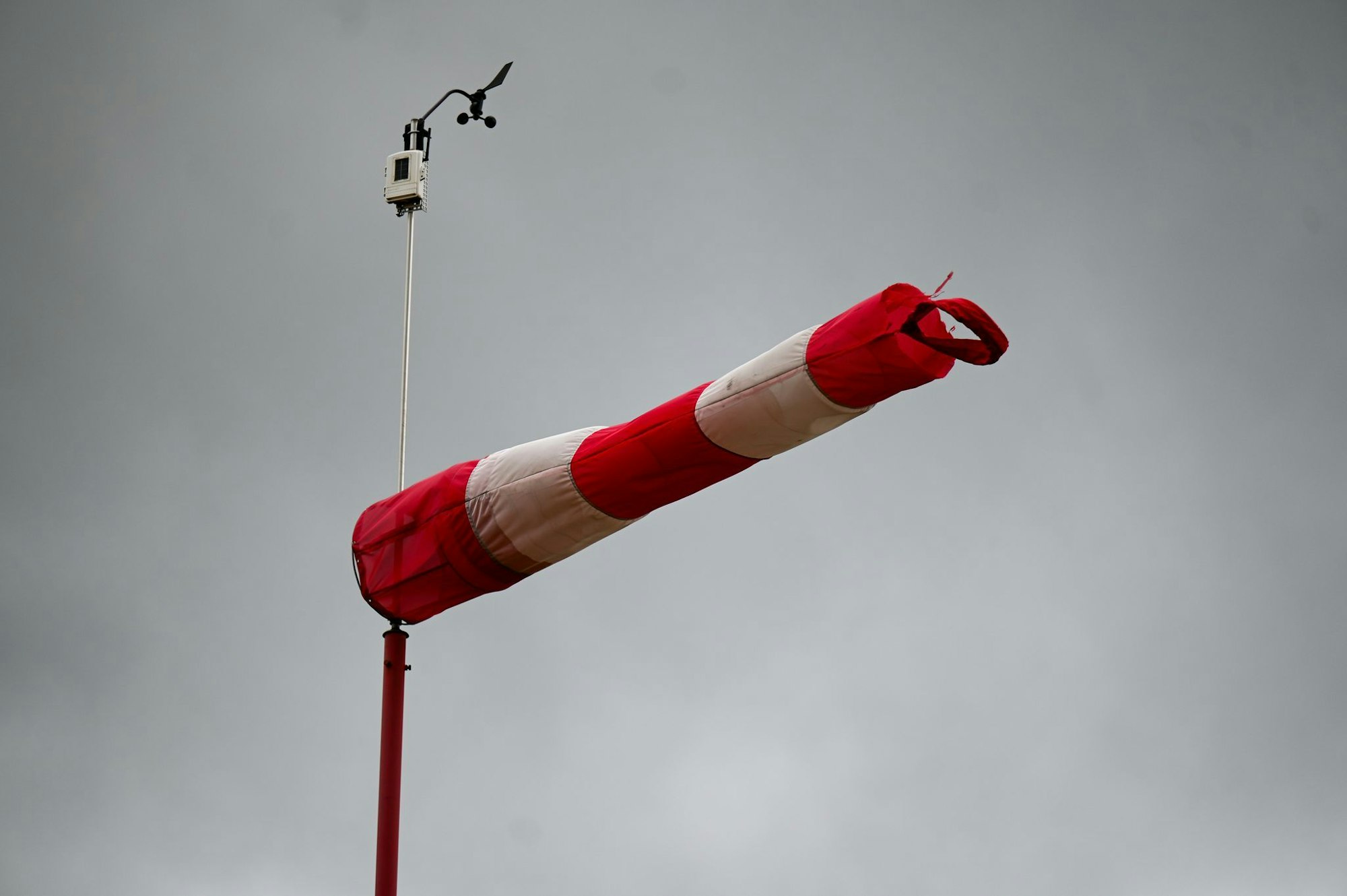 Meteorologen warnen vor Sturmböen mit Windgeschwindigkeiten von bis zu 80 Kilometern pro Stunden. (Symbolbild)