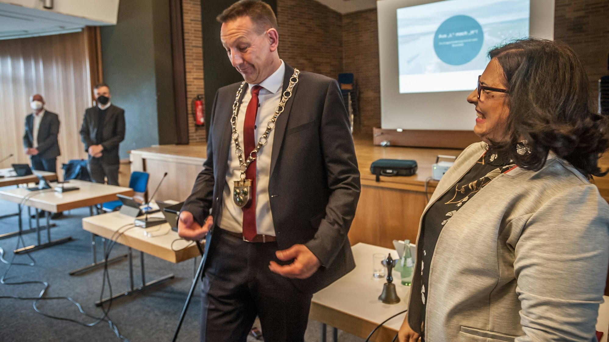 Dirk Runge Amtseinführung durch stellv. Bürgermeisterin Stella Ignatz