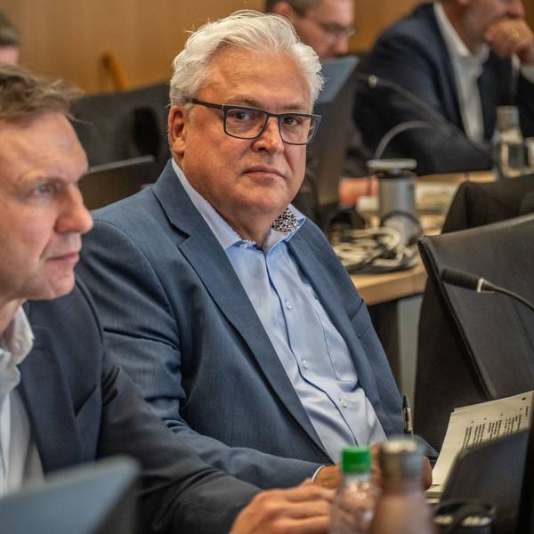 letzte Leverkusener Dezernenten Alexander Lünenbach, Marc Adomat. Ratssitzung Leverkuse
