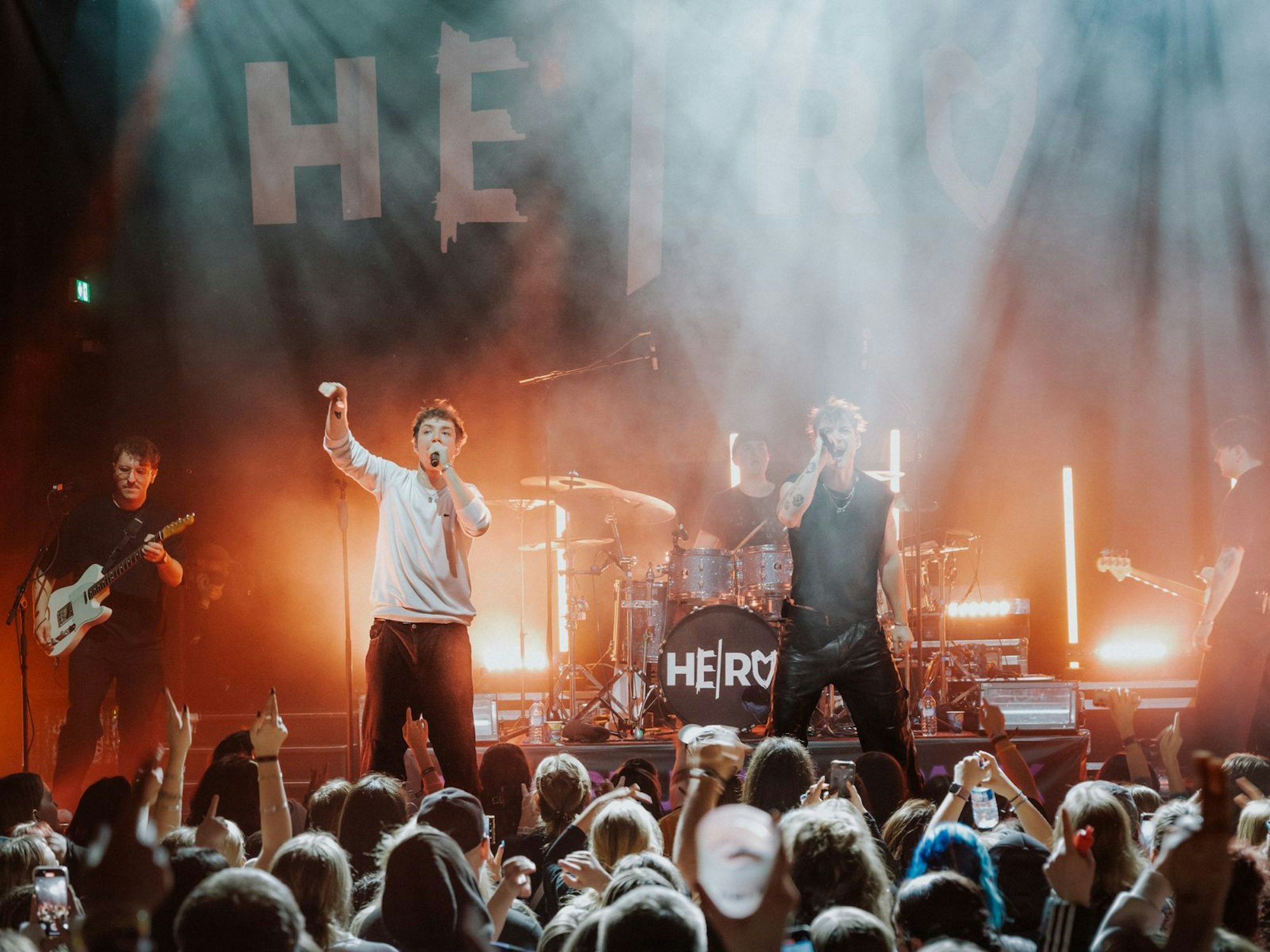 An den Erfolg von DieLochis anzuschließen war von Anfang an ein schwieriges Unterfangen. Dennoch haben die Brüder sich als „HE/RO“ neu erfunden. (Bild: ZDF/ Anton Roentz)