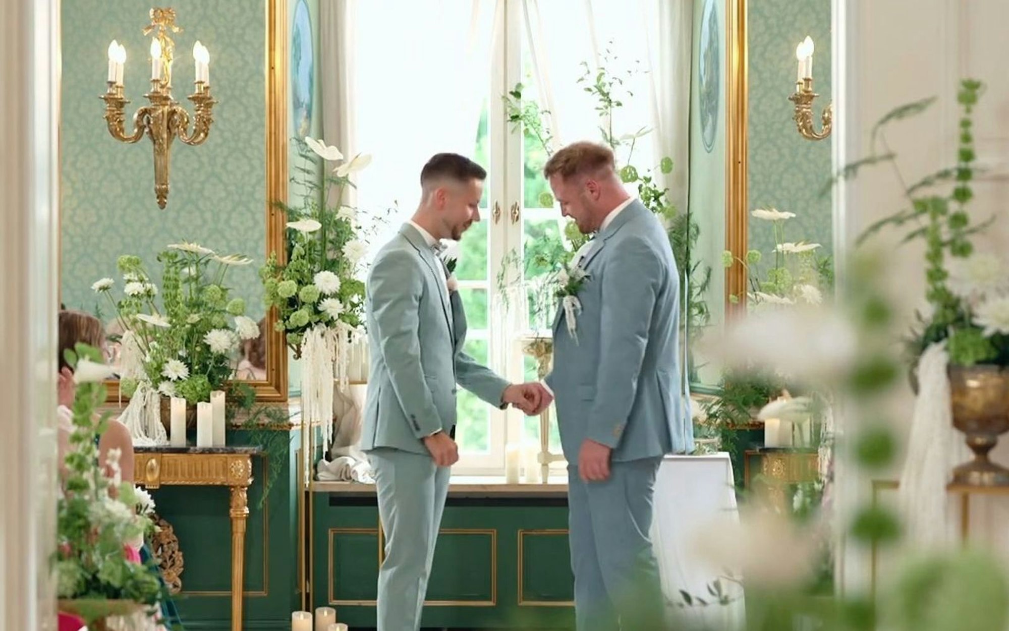 Marco (links) und Marc gefallen einander sehr.  (Bild: Joyn)