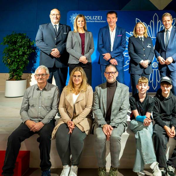 In der Ideenfabrik in der Alten Tuchfabrik verlieh die Euskirchener Polizei ihren Zivilcouragepreis. Ausgezeichnet wurden zehn Preisträger in fünf Fällen, die für Aufsehen gesorgt hatten.