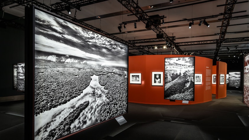 Blick in die „Amazonia“-Austellung im Kölner Rautenstrauch-Joest-Museum