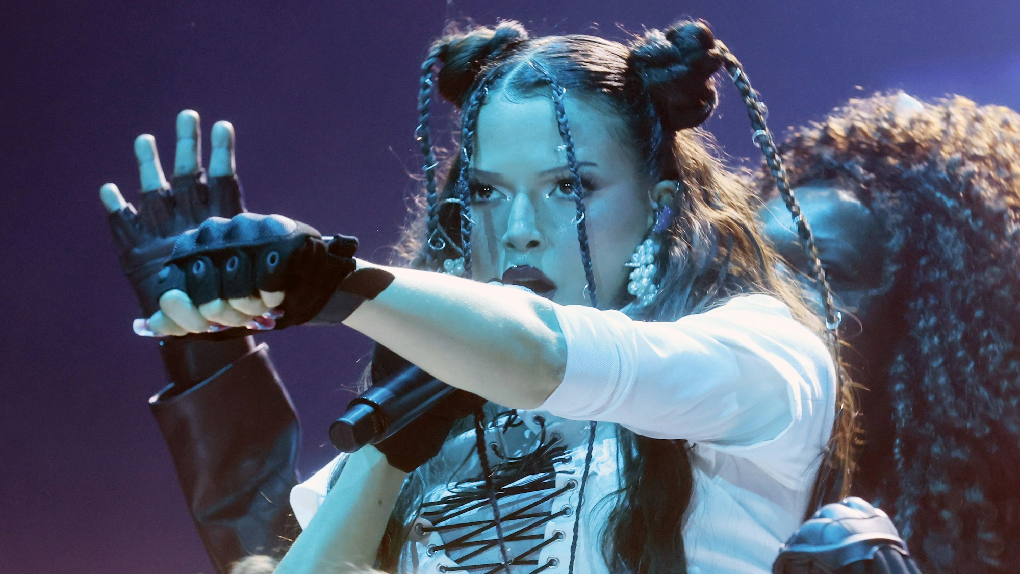 Nina Chuba tritt zum Auftakt ihrer Arena Tour 2025 in der Messehalle auf.