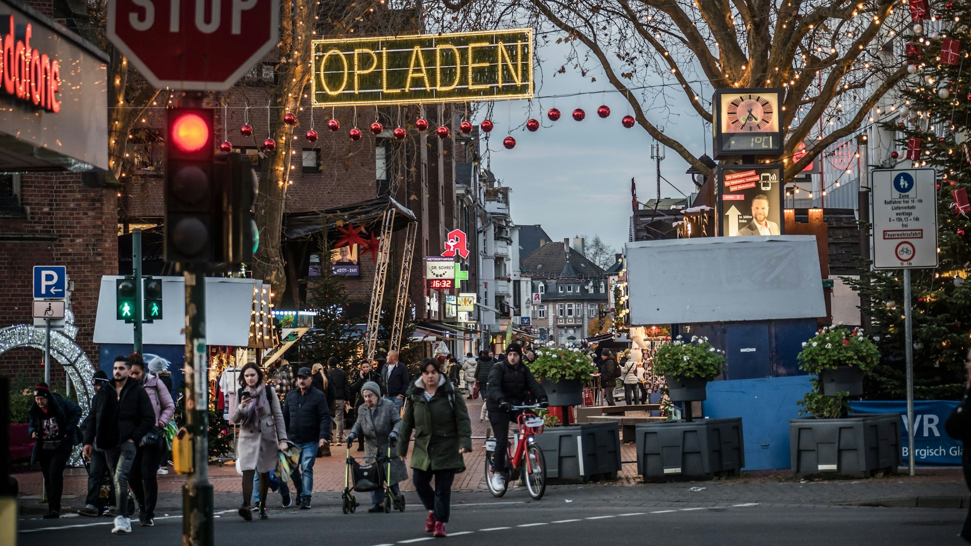 Eingangssituation am Weihnachtsmarkt Opladen