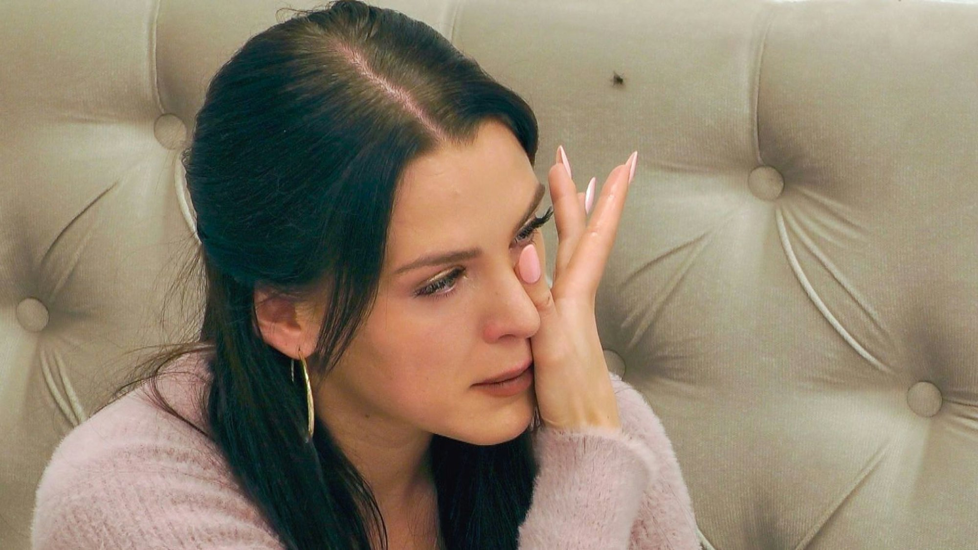 Jenny leidet unter Marvins Kommunikationsverweigerung.  (Bild: RTL)