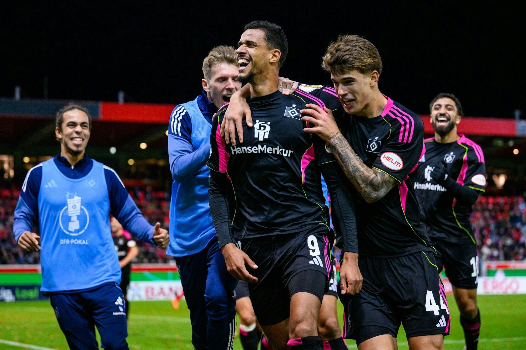 Umjubelter Siegtorschütze: Hamburgs Robert Glatzel.