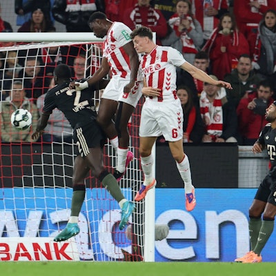 GER, DFB Pokal, 2.Runde, 1. FC Koeln vs. FC Bayern Muenchen / 29.10.2025, Rheinenergiestadion, , Koeln, GER, DFB Pokal, 2.Runde, 1. FC Koeln vs. FC Bayern Muenchen, im Bild: Torchance fuer Ragnar Ache FC Koeln 9, *** GER, DFB Pokal, 2 Runde, 1 FC Koeln vs FC Bayern Muenchen 29 10 2025, Rheinenergiestadion, , Koeln, GER, DFB Pokal, 2 Runde, 1 FC Koeln vs FC Bayern Muenchen, im Bild Torchance für Ragnar Ache FC Koeln 9 , nordphotoxGmbHx/xMeuter nph00351