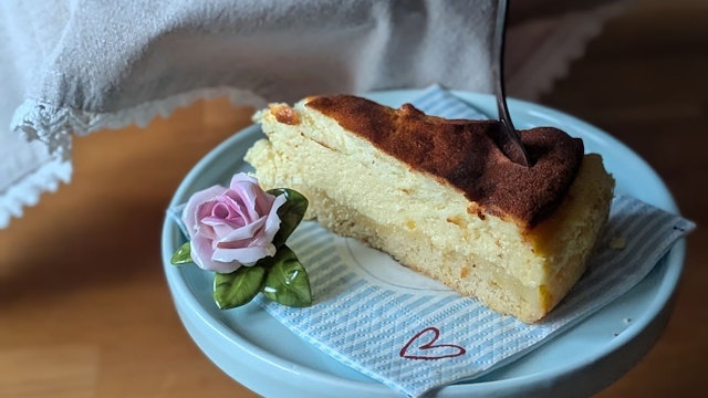 Goldbraun, cremig, ehrlich: Muttis Käsekuchen sind Foodtrends einfach egal.