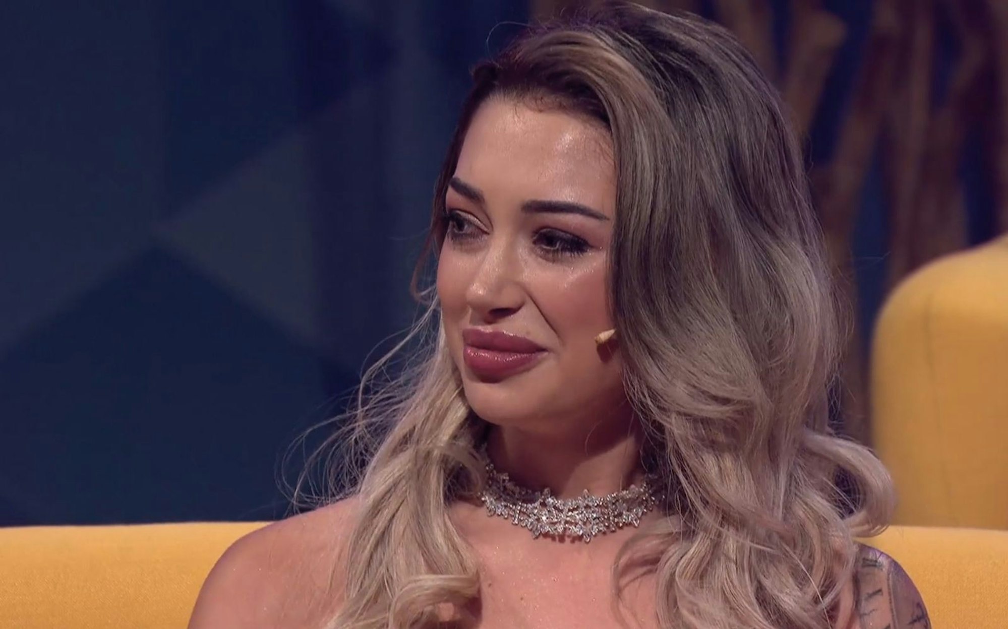 Schweizerin Ariel rechnete mit ihren Konkurentinnen ab - allen voran Henna und Hati. (Bild: RTL+)