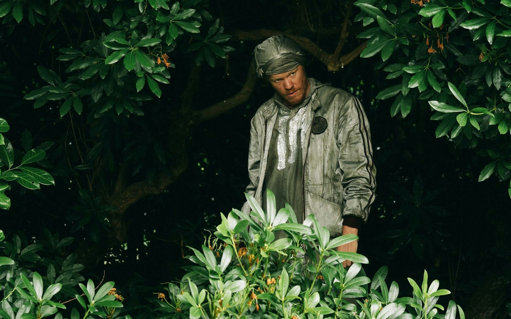 Schräger Typ: Jesse Plemons spielt in „Bugonia“ den Verschwörungstheoretiker Teddy. (Bild: Atsushi Nishijima/2025 Focus Features)