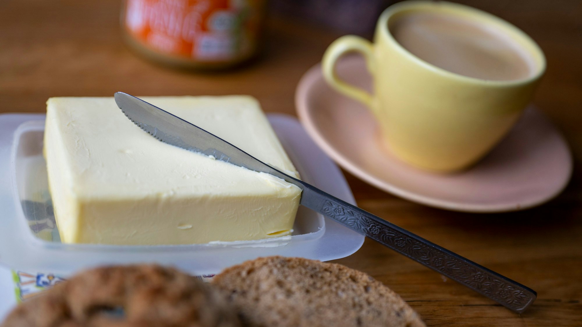 Ende 2024 kostete ein Päckchen Butter 2,39 Euro, nun sind es nur noch 1,39 Euro.