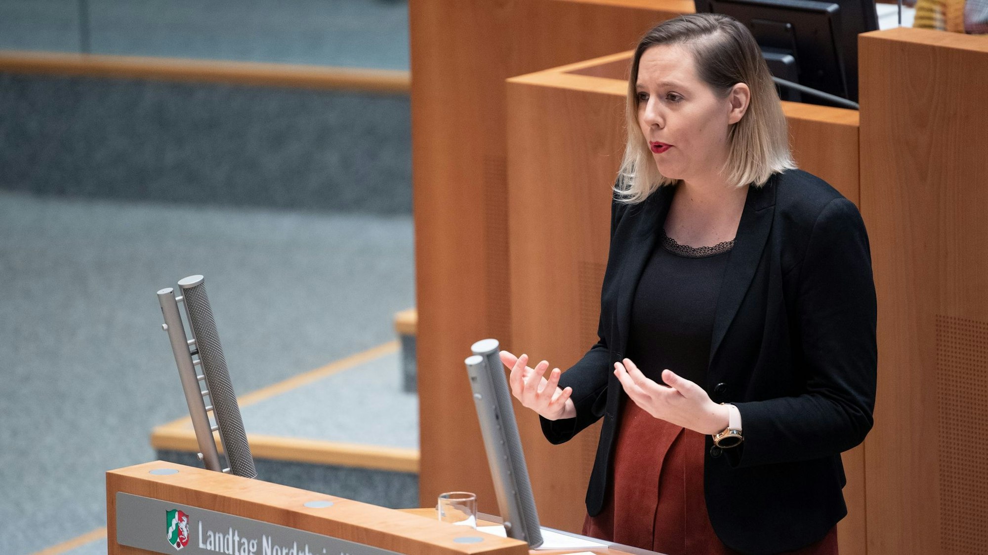 FDP-Politikerin Franziska Müller-Rech hat Fragen zum Preisgeld eines kochenden Lehrers. (Archivbild)