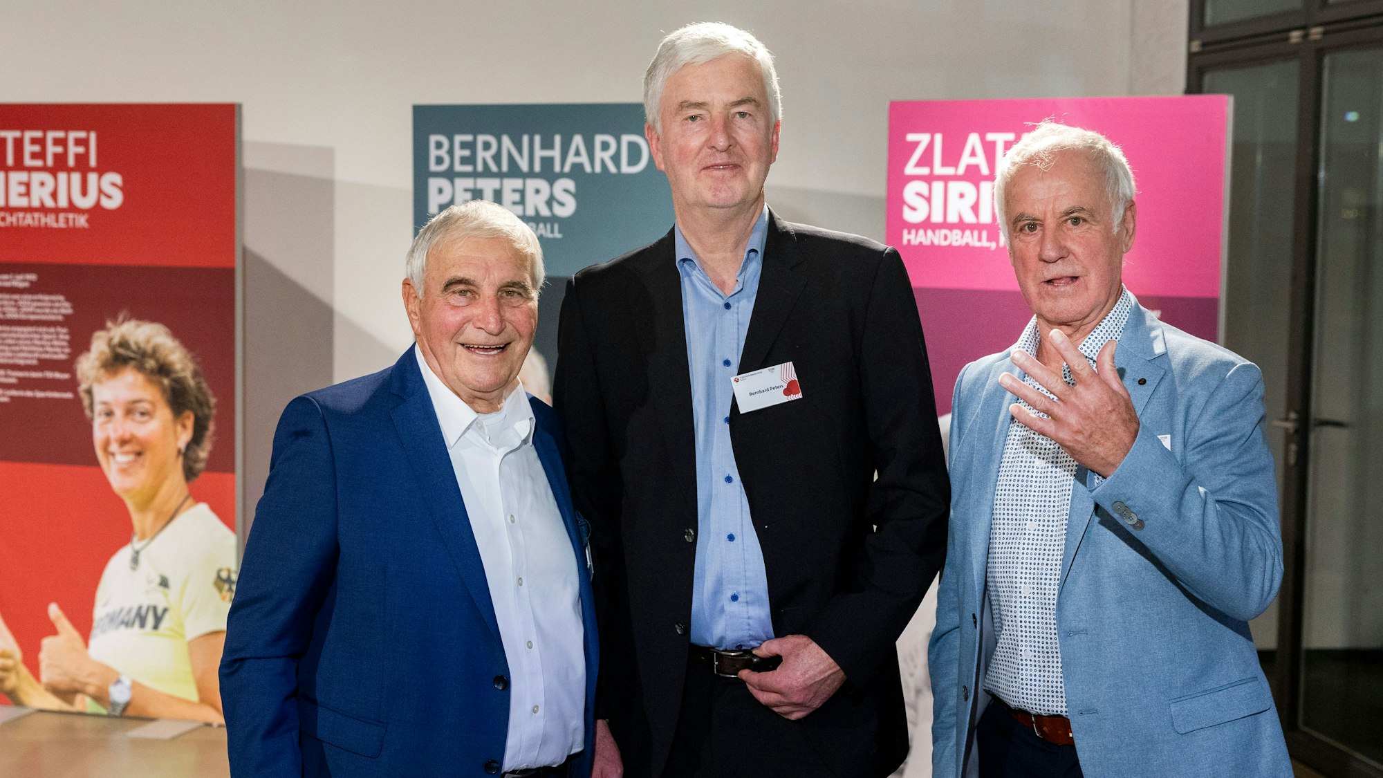 Die ehemaligen Coaches Zlatan Siric (Handball und Hockey), Bernhard Peters (Hockey und Fußball) und Fritz Fischer (Biathlon, von links).