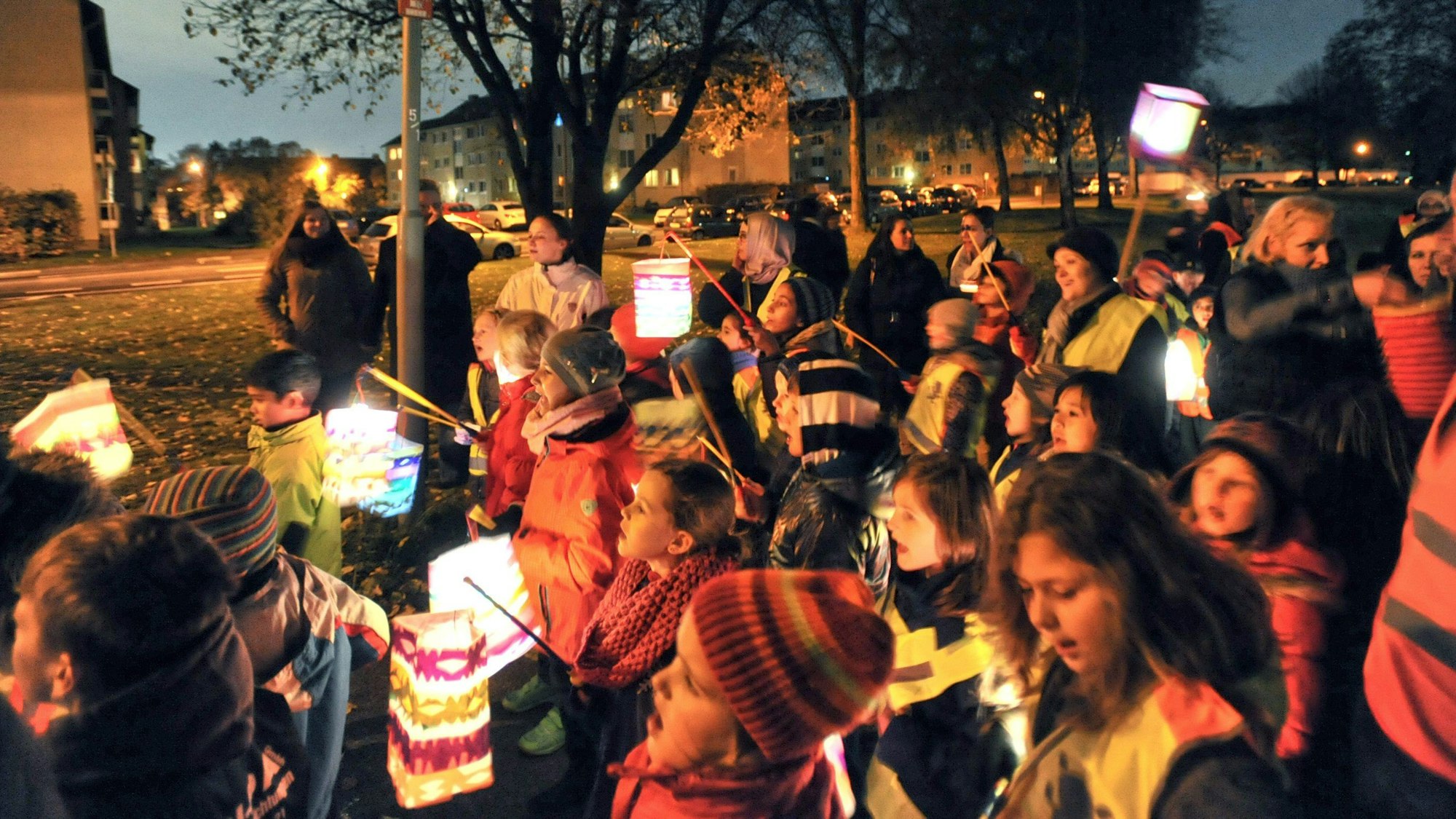 Viele Kitas und Schulen haben ihre traditionellen Sankt-Martins-Züge abgesagt oder verkürzt.