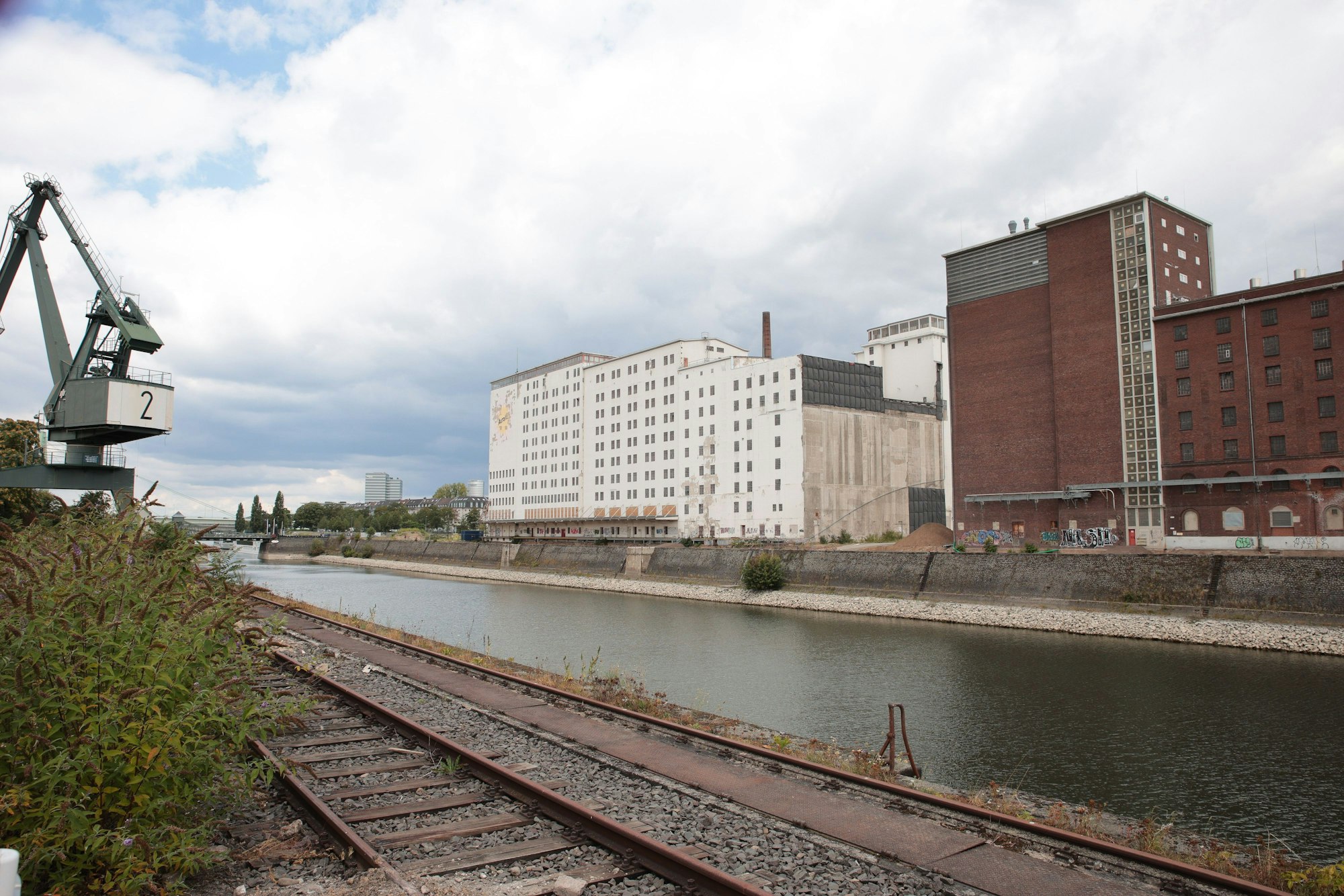 23.08.2025, Köln: Hafentag 2025 der Stadtentwicklungsgesellschaft moderne stadt in der Holzhalle im Deutzer Hafen.Foto:Dirk Borm