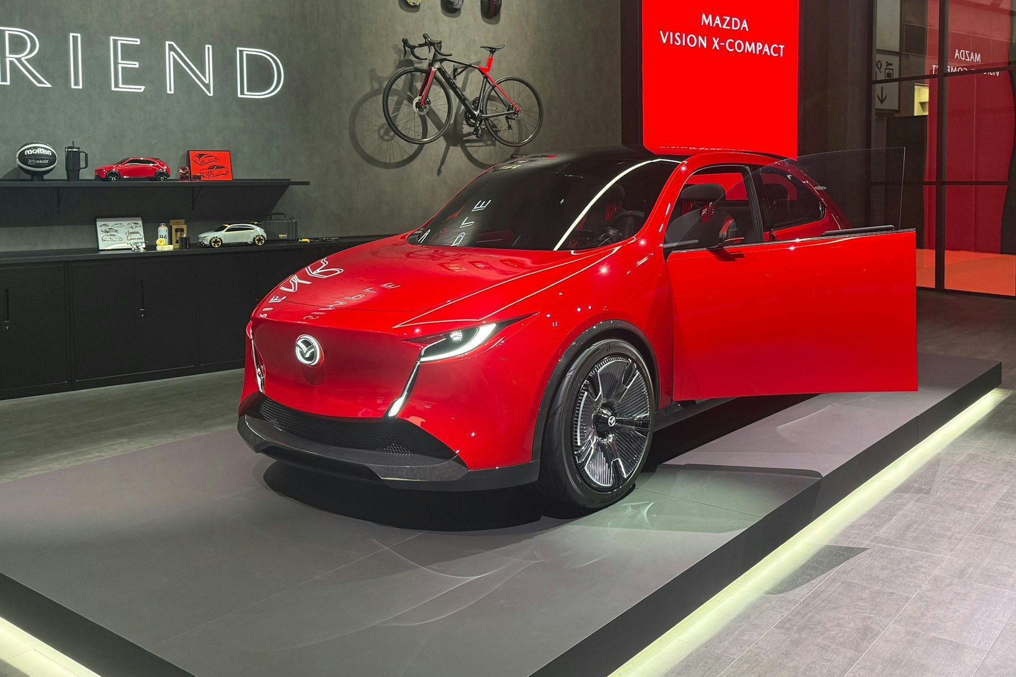 Fünftürer mit niedlicher Optik: der Mazda Vision X-Compact.