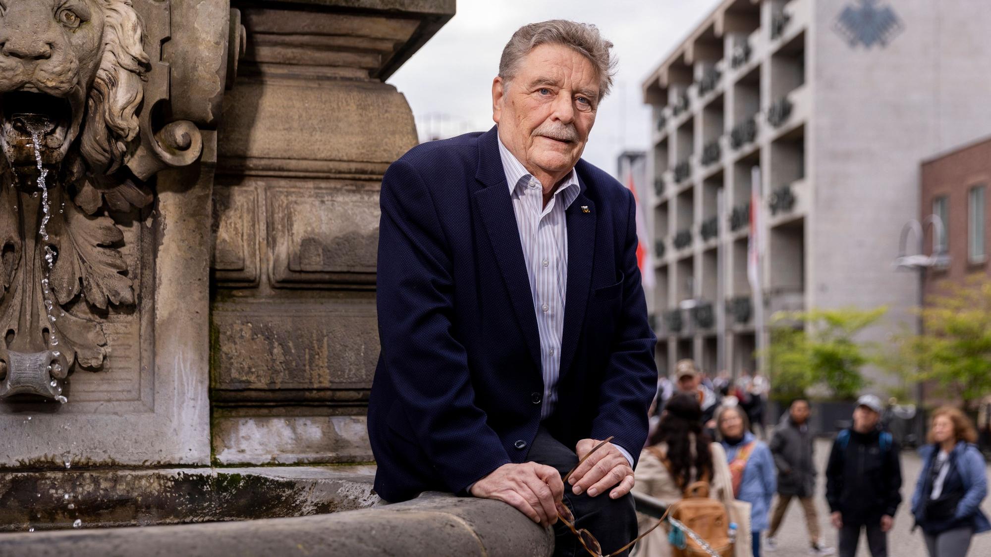 Porträt des früheren Oberbürgermeister von Köln Fritz Schramma.