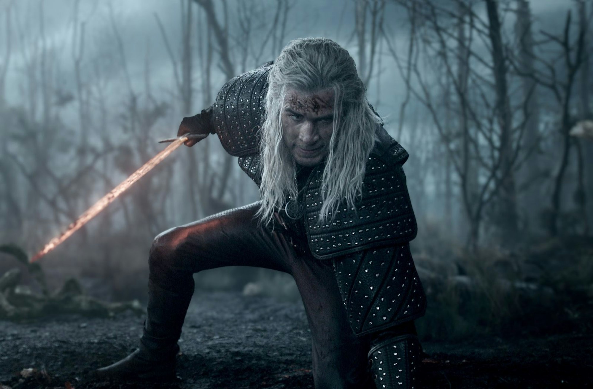 Als wäre er einem Jungbrunnen entstiegen: Geralt von Riva wird jetzt von Liam Hemsworth gespielt. (Bild: © Netflix)
