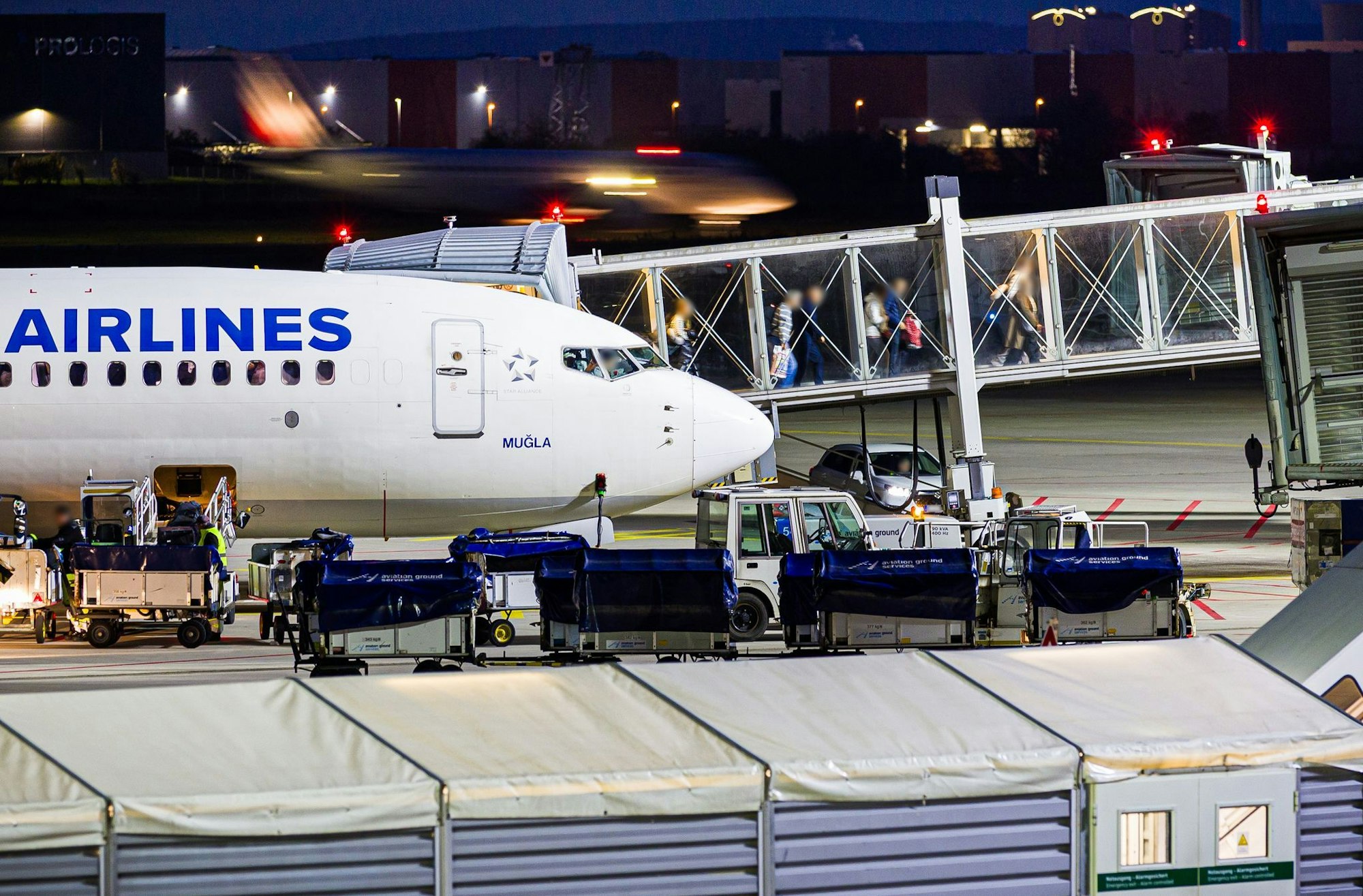 Ankunft in der niedersächsischen Landeshauptstadt: In Hannover ist ein Flieger aus Istanbul gelandet.