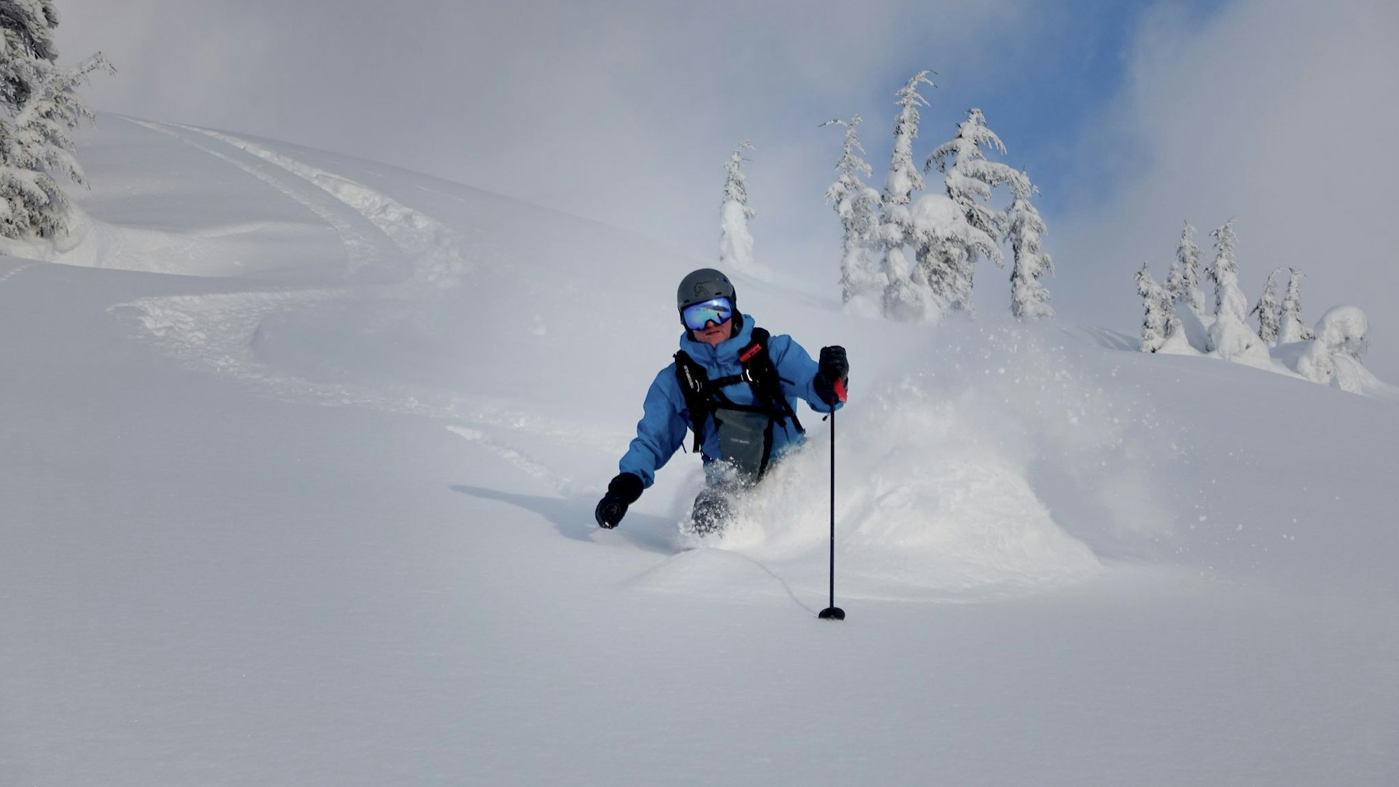 Die Abfahrt ohne Helm kann in Italien teuer werden. (Archivbild)
