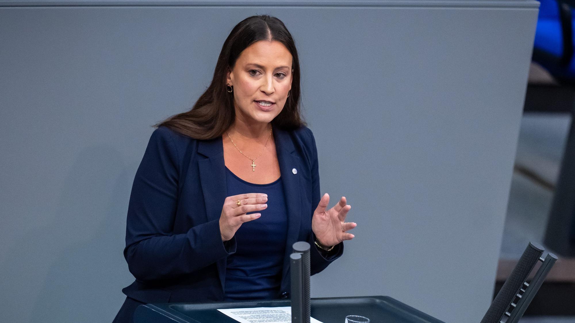 Caroline Bosbach (CDU) bei einer Debatte zu Antifa-Verbote im Bundestag.
