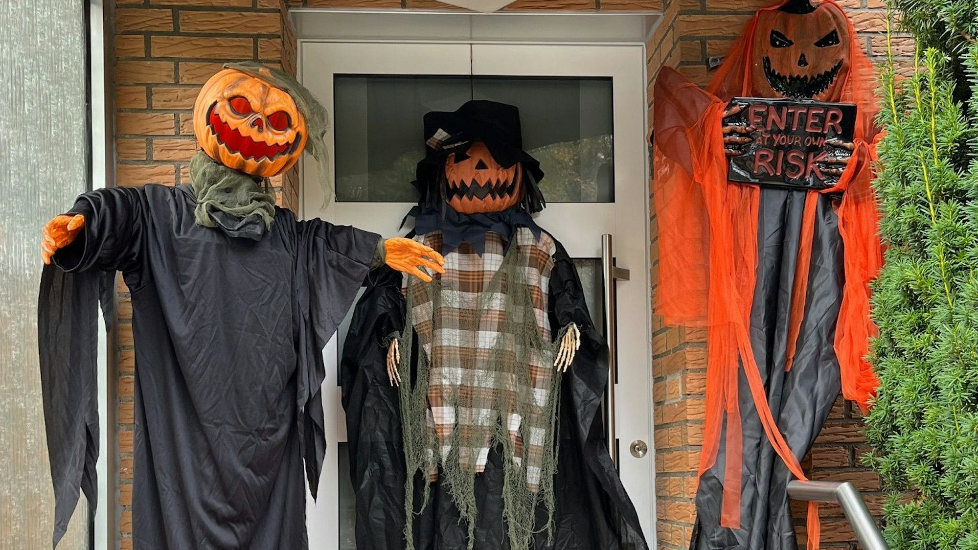 Das Foto zeigt Halloween-Deko.