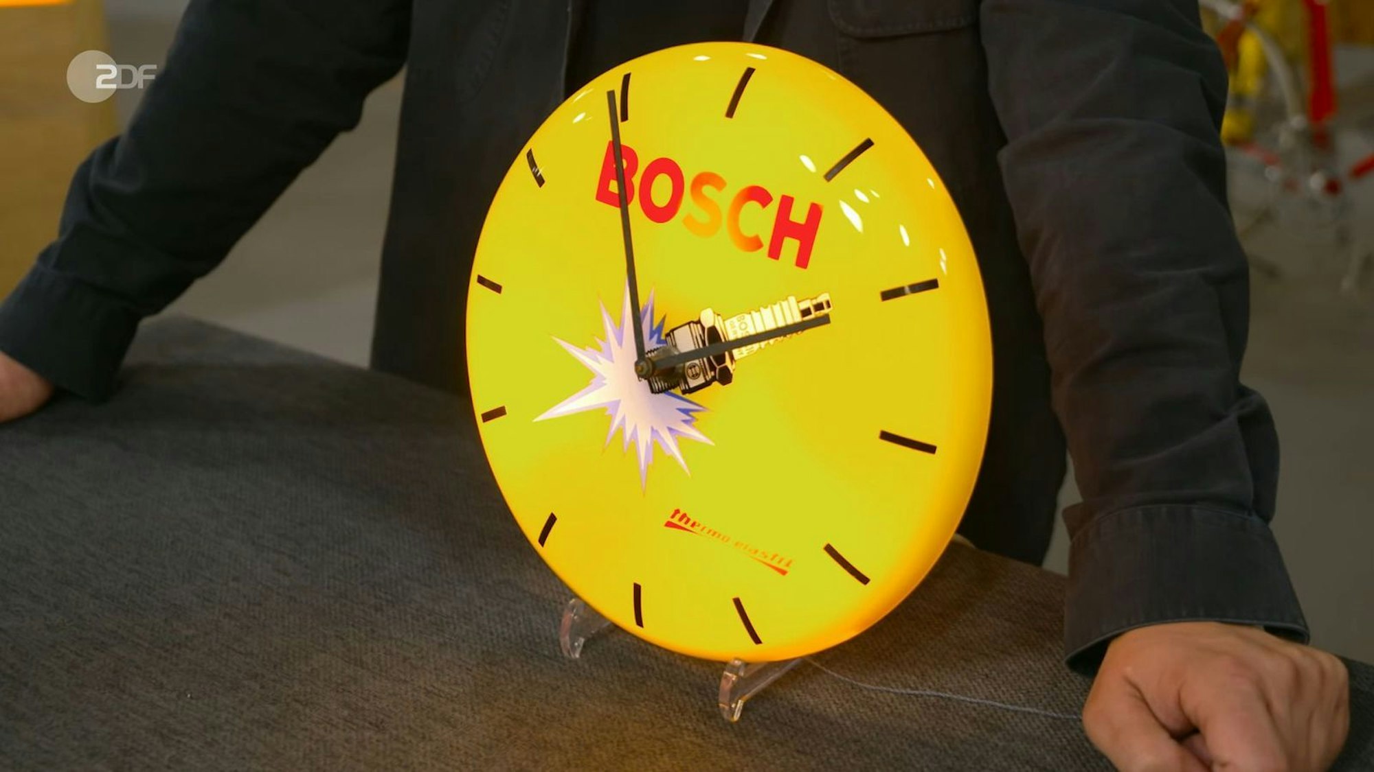 Die Werbeuhr von Bosch von Ende der 1960er- oder Anfang der 1970er-Jahre schätzte der Experte auf 100 bis 150 Euro. Daniel Meyer zahlte 150 Euro.
(Bild: ZDF)