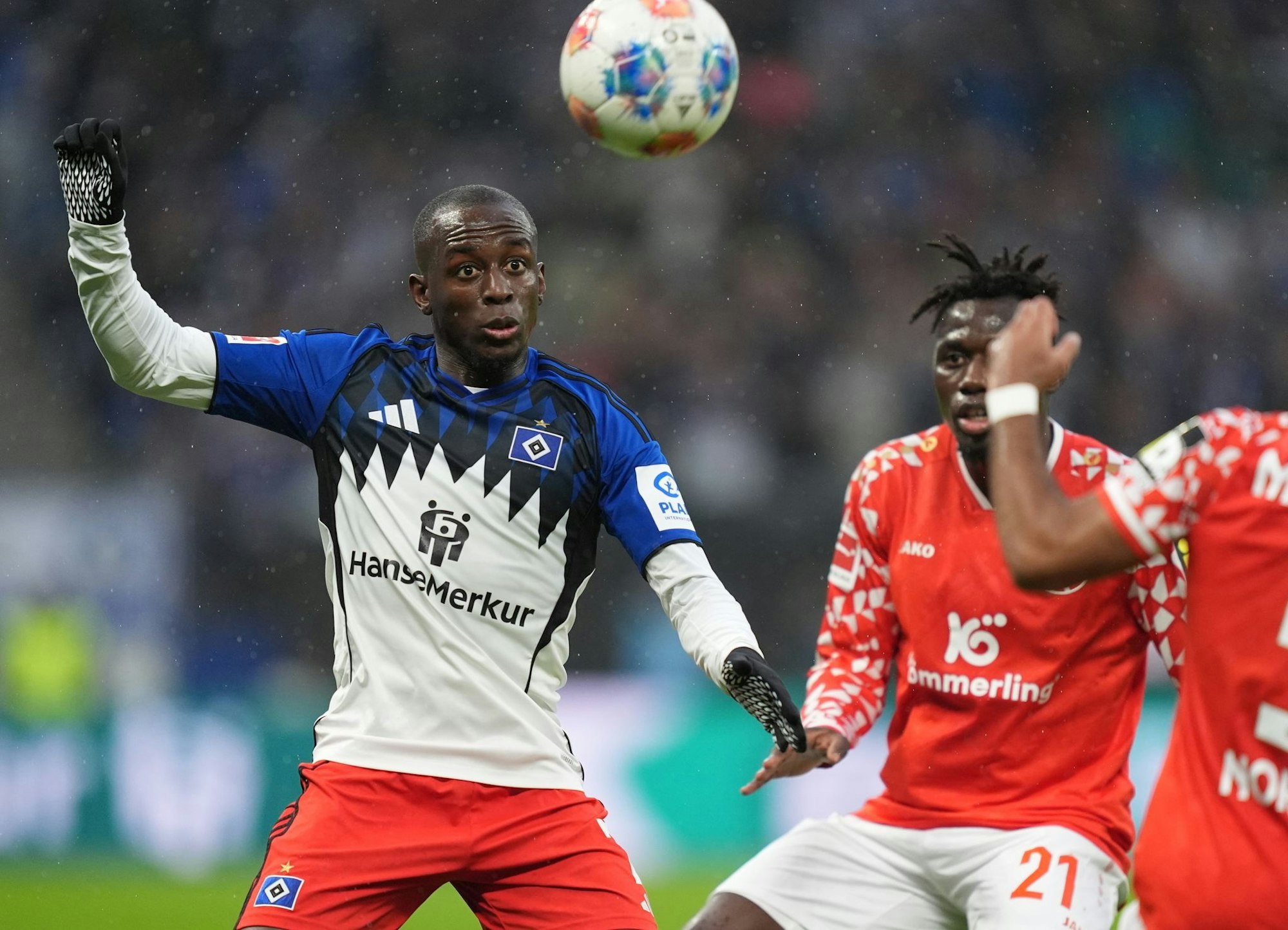 Jean-Luc Dompé kehrt beim Spiel in Köln ins Team zurück. (Archivfoto)