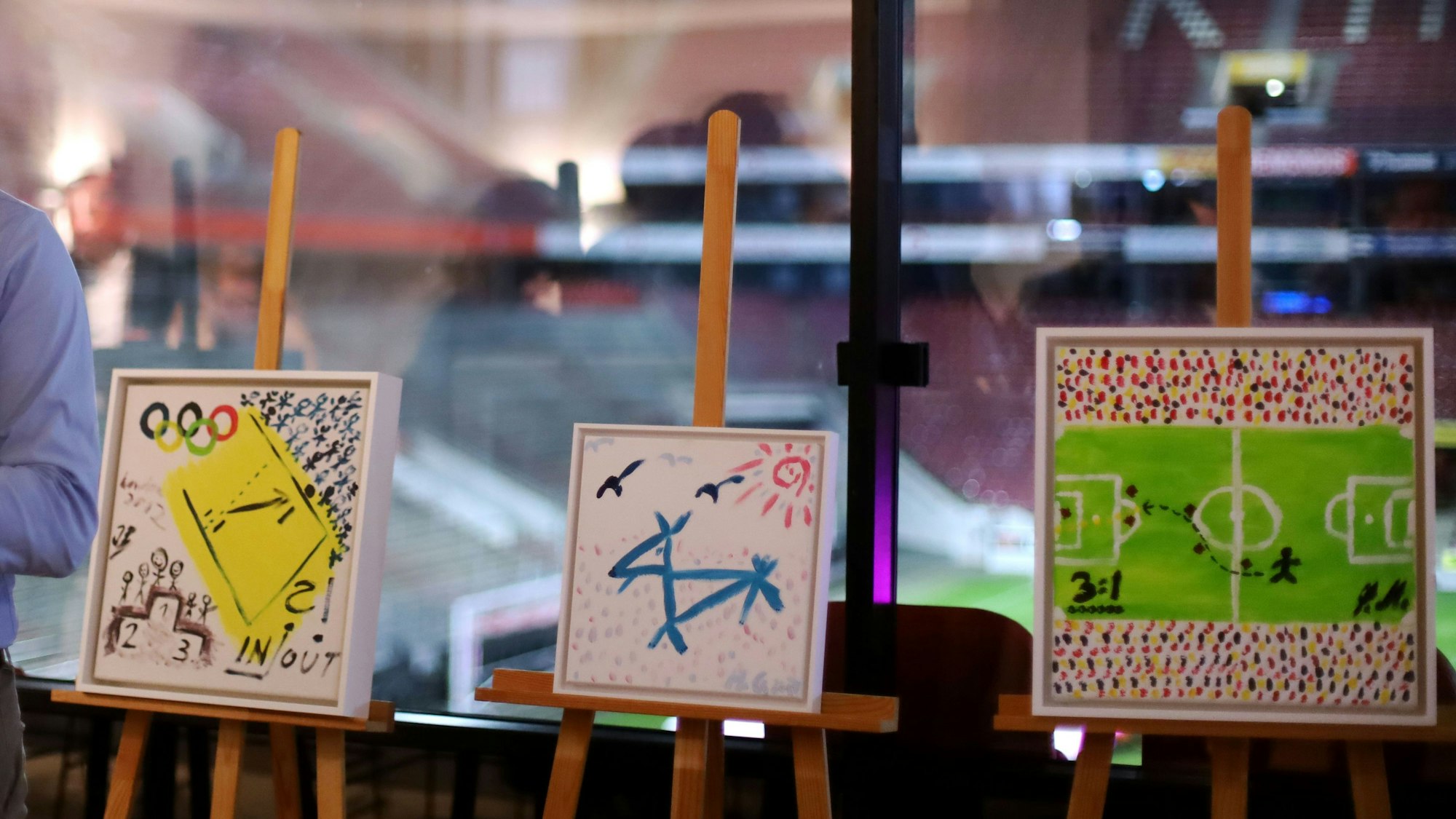 Die Kunstwerke von Julius Brink, Herbert Grönemeyer und Lothar Matthäus (v.l.)